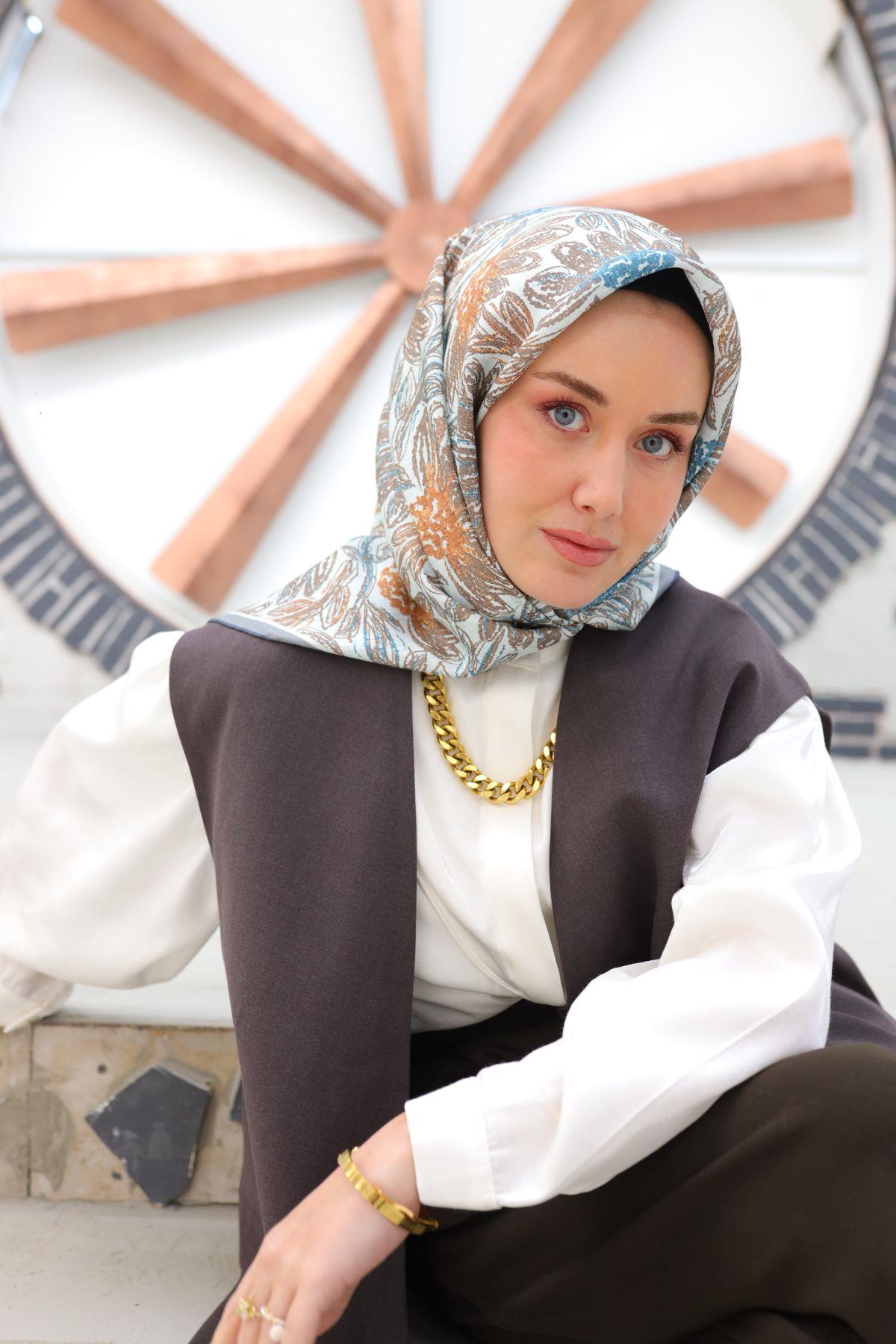 Silk Füme, Gri, Petrol Mavi, Koyu Vizon Geometrik Desenli Tivil İpek Eşarp IST11458-09