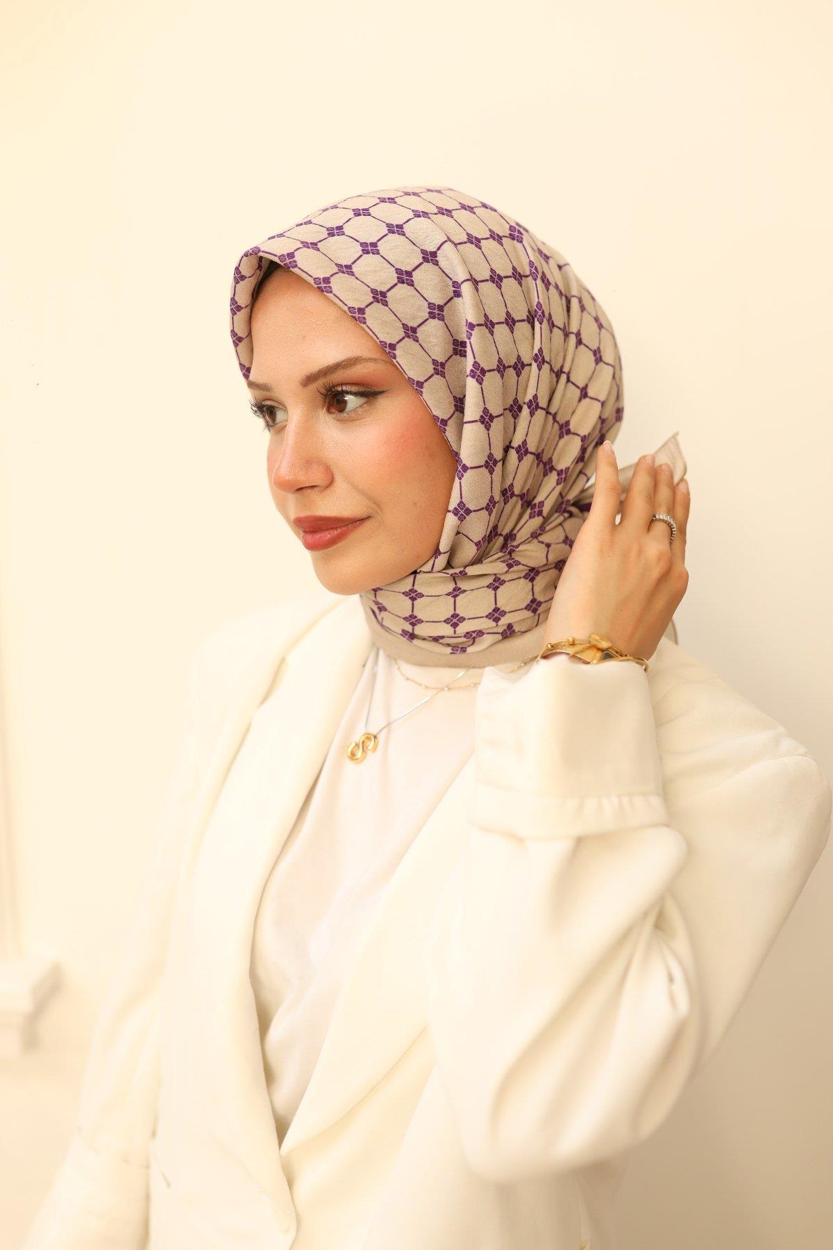 Silk Home Olinda Eşarp IST22.00.48001.05 Taş, Mor Monogram Desen