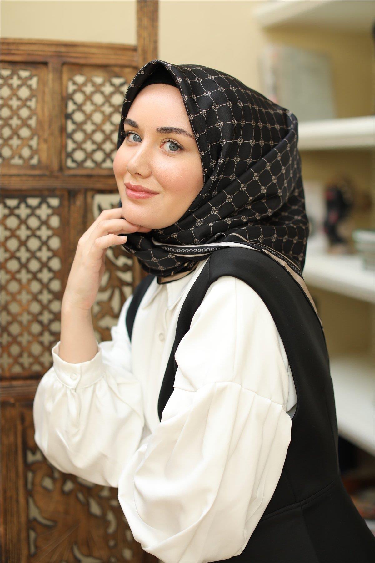 Silk Home Tivil İpek Eşarp 11393-04 Siyah Karışık Desen