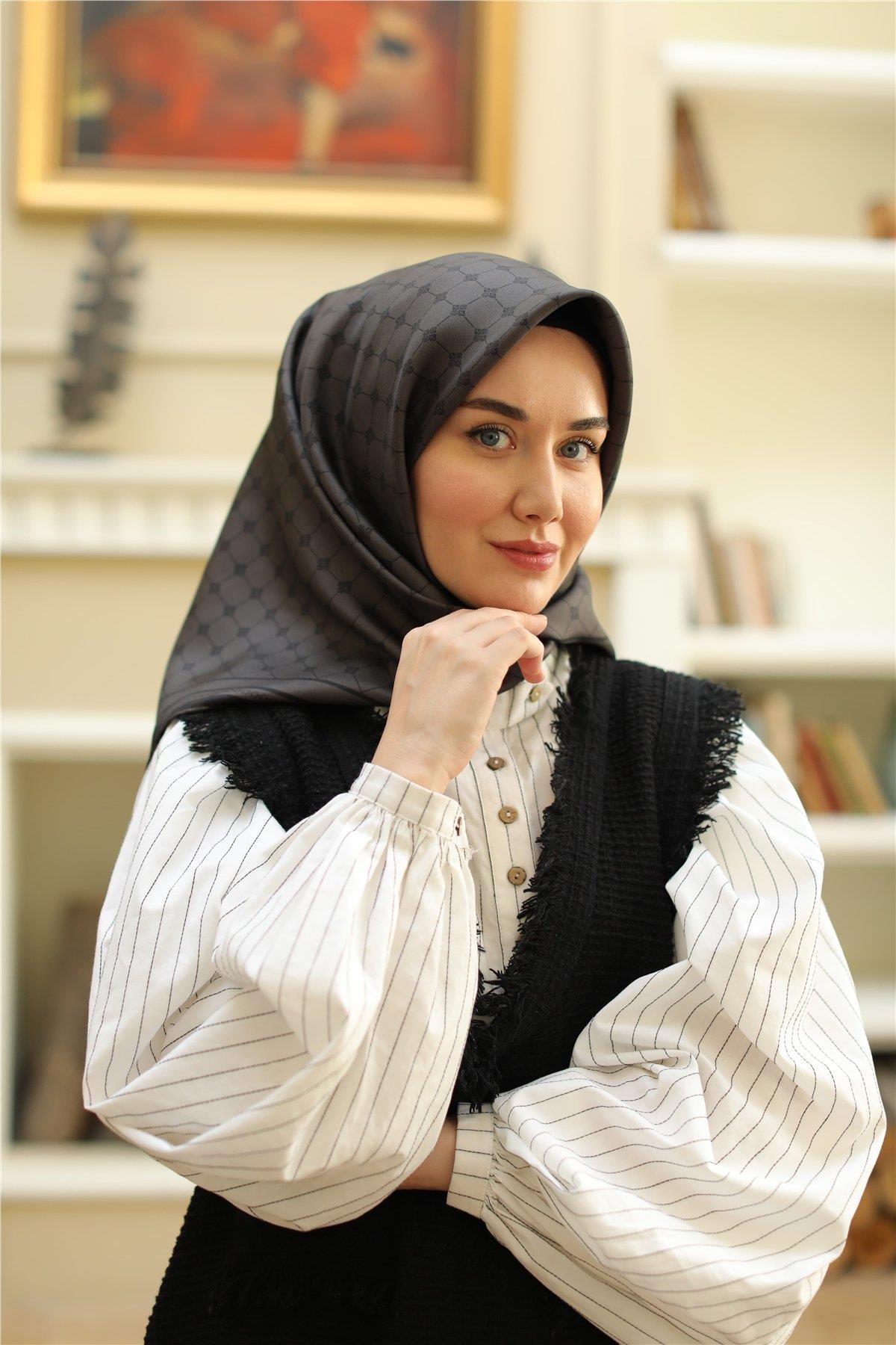 Silk Home Tivil İpek Eşarp 11393-24 Füme Karışık Desen