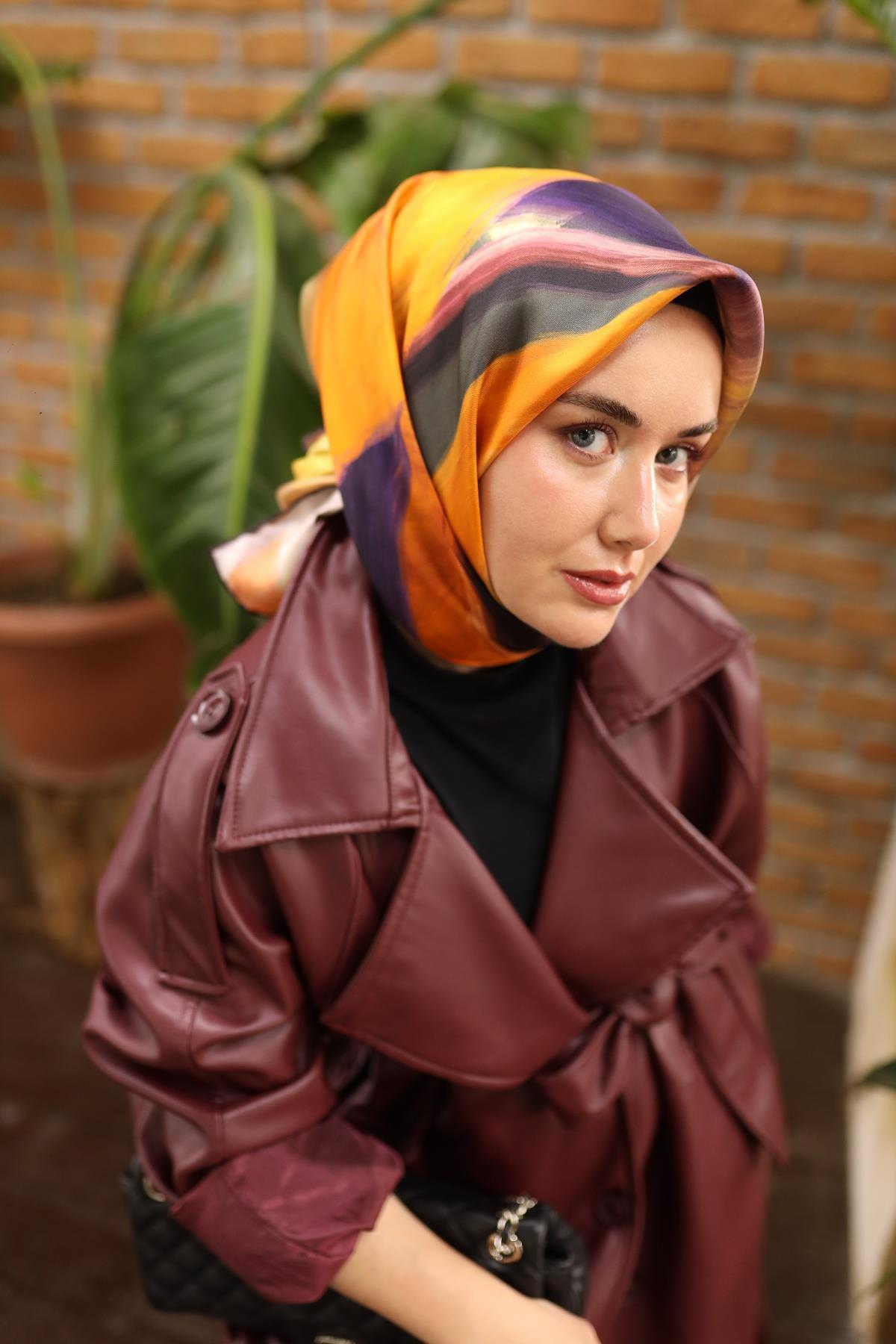 Silk Home Tivil İpek Eşarp IST11448-23 Mürdüm, Parlak Turuncu, Yeşil, Mor Karışık Desen