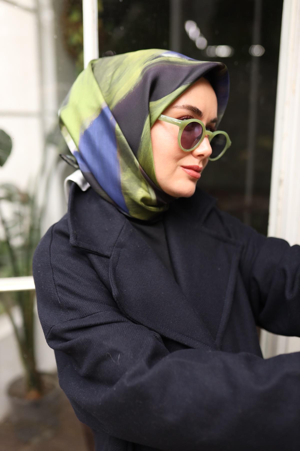 Silk Home Tivil İpek Eşarp IST11448-24 Siyah, Yeşil, Eflatun, Su Yeşili Karışık Desen