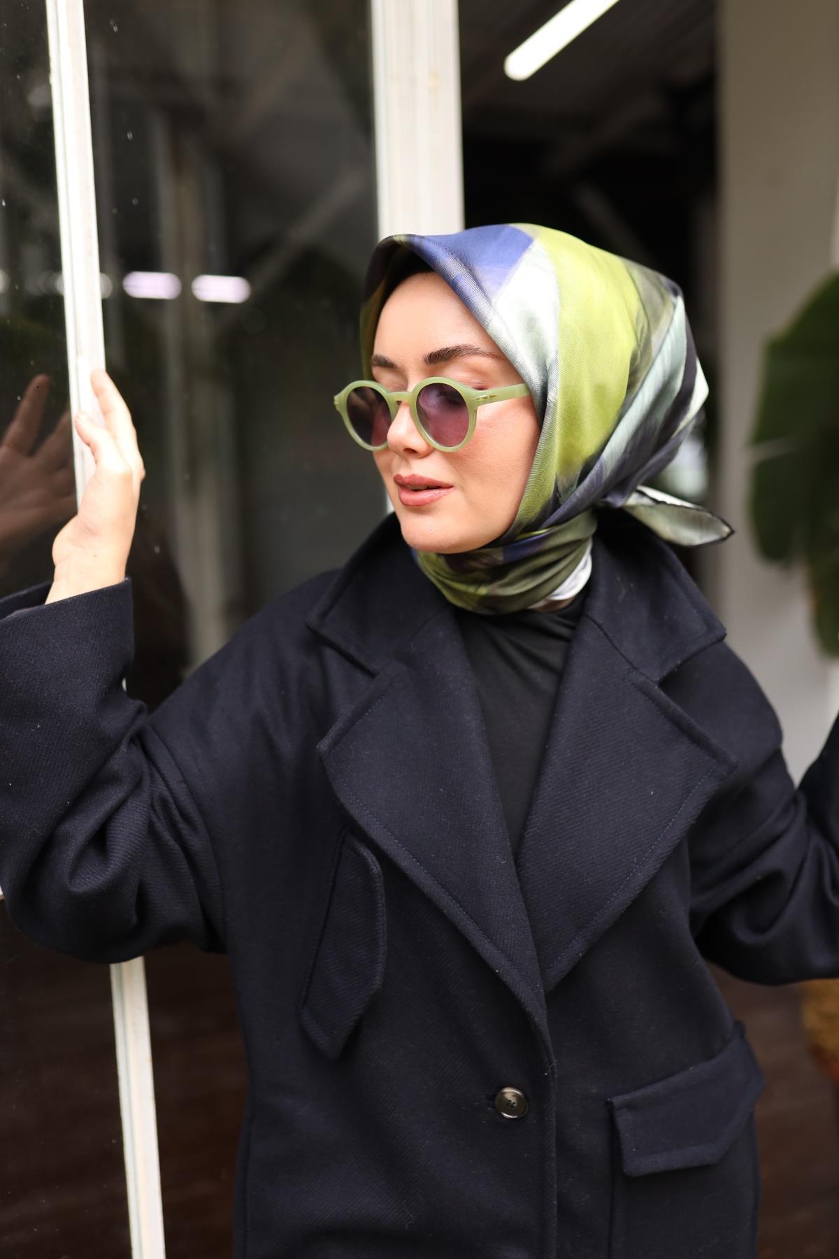 Silk Home Tivil İpek Eşarp IST11448-24 Siyah, Yeşil, Eflatun, Su Yeşili Karışık Desen