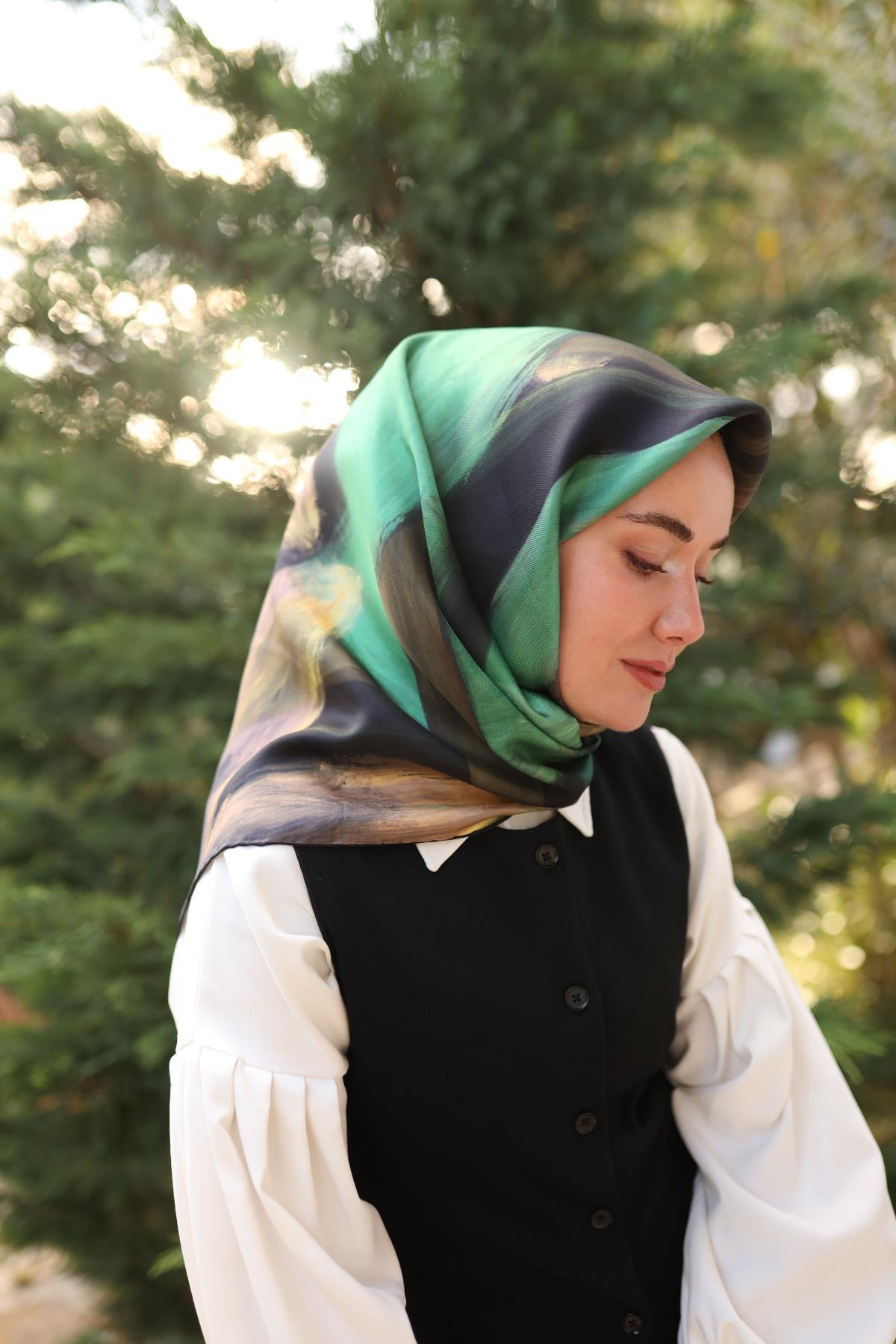 Silk Home Tivil İpek Eşarp IST11448-45 Siyah, Koyu Vizon, Yeşil, Sarı Karışık Desen