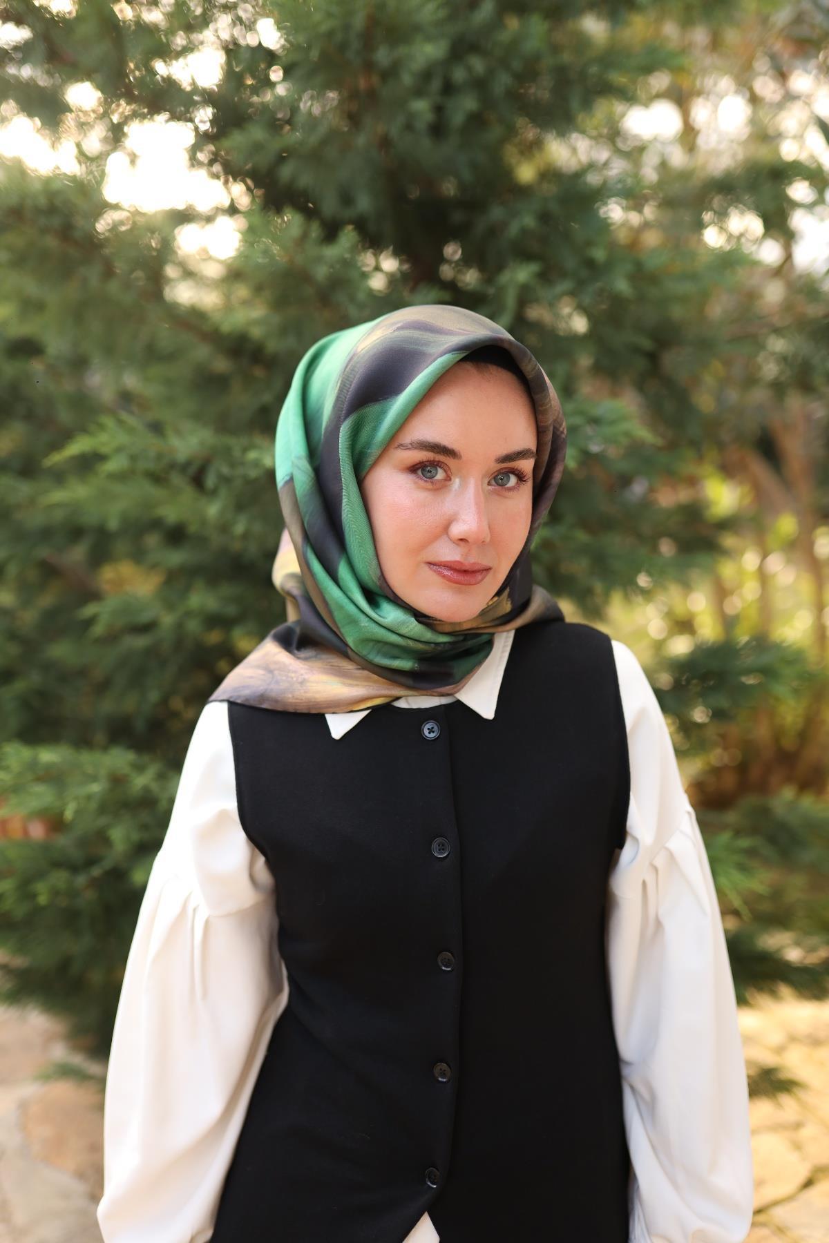 Silk Home Tivil İpek Eşarp IST11448-45 Siyah, Koyu Vizon, Yeşil, Sarı Karışık Desen
