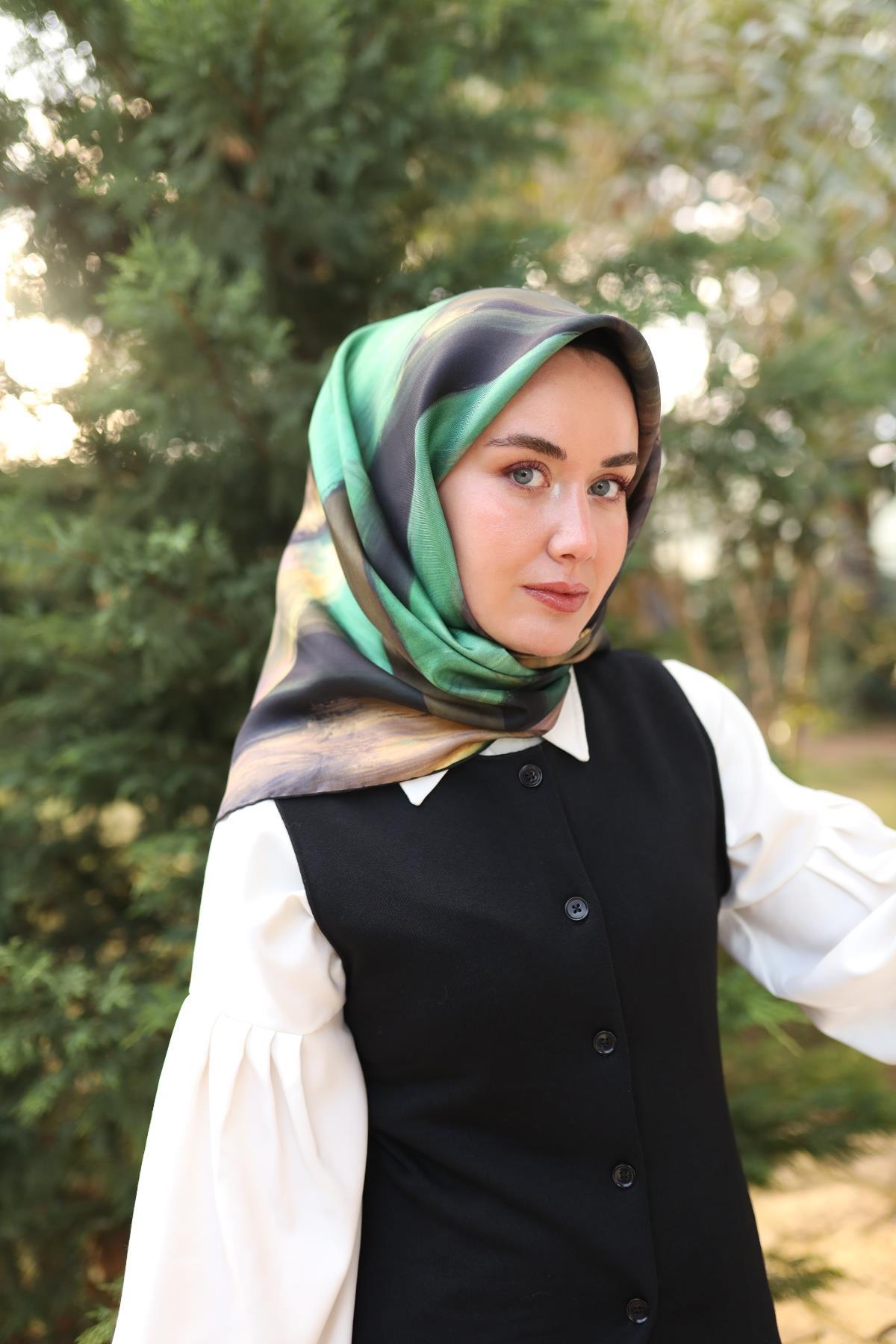 Silk Home Tivil İpek Eşarp IST11448-45 Siyah, Koyu Vizon, Yeşil, Sarı Karışık Desen
