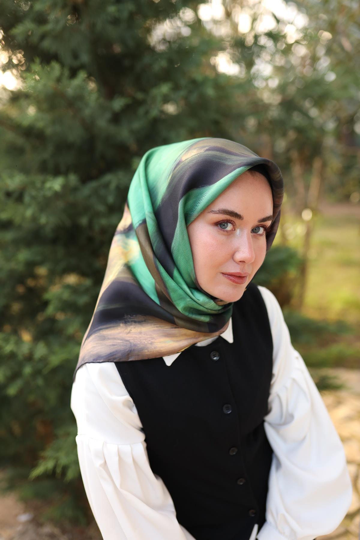 Silk Home Tivil İpek Eşarp IST11448-45 Siyah, Koyu Vizon, Yeşil, Sarı Karışık Desen