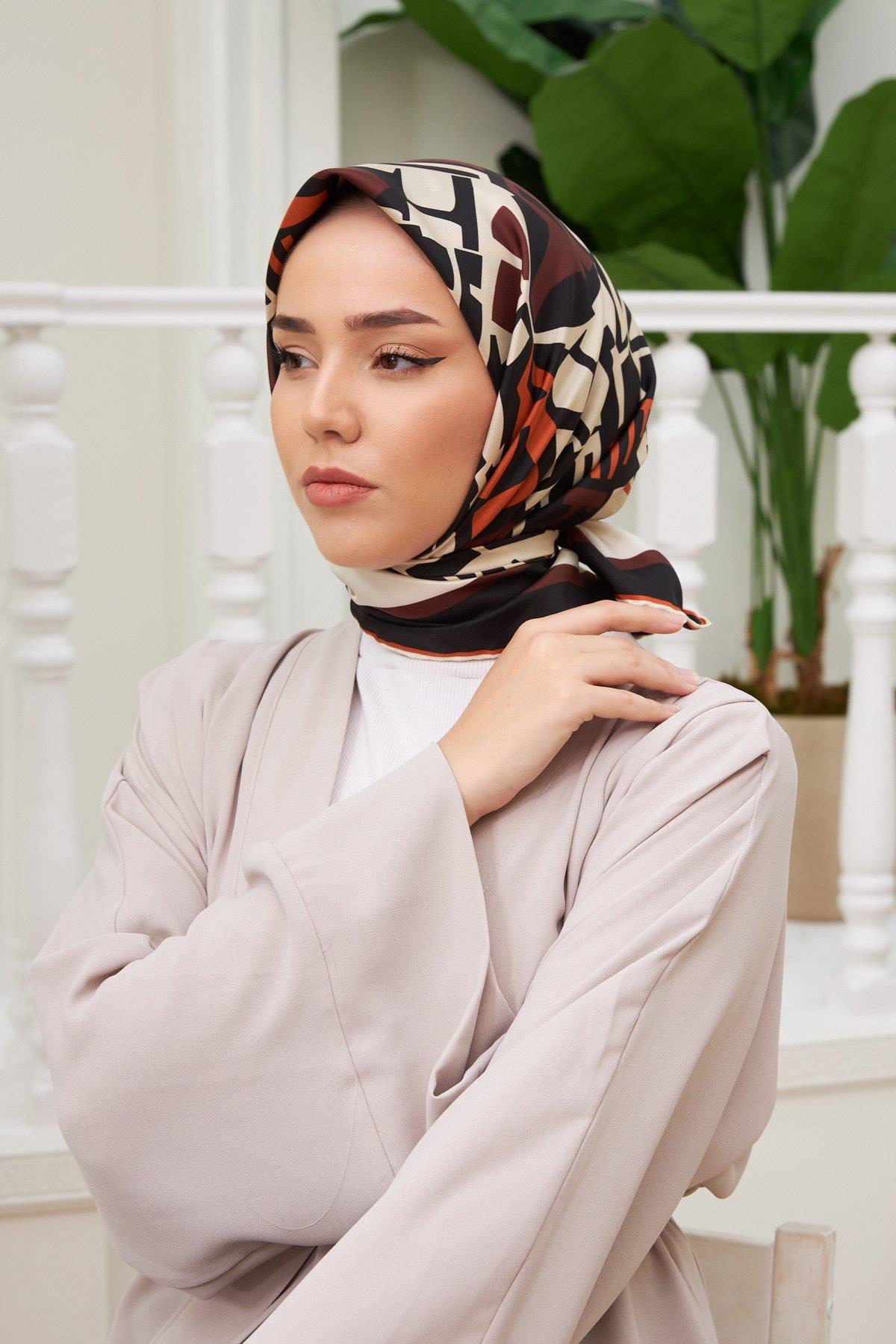 Silk Home Tivil Siyah, Acı Kahve, Bakır, Ekru Desenli İpek Eşarp İST11386-24