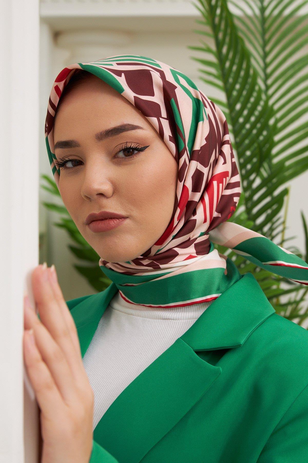 Silk Home Tivil Yeşil, Ekru, Pembe, Koyu Bordo, Kırmızı Desenli İpek Eşarp IST11386-27