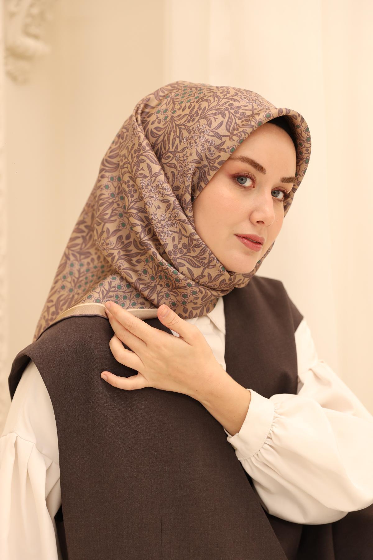 Silk Home Vizon, Benetton, Mor, Krem Geometrik Desen Tivil İpek Eşarp IST11464-12