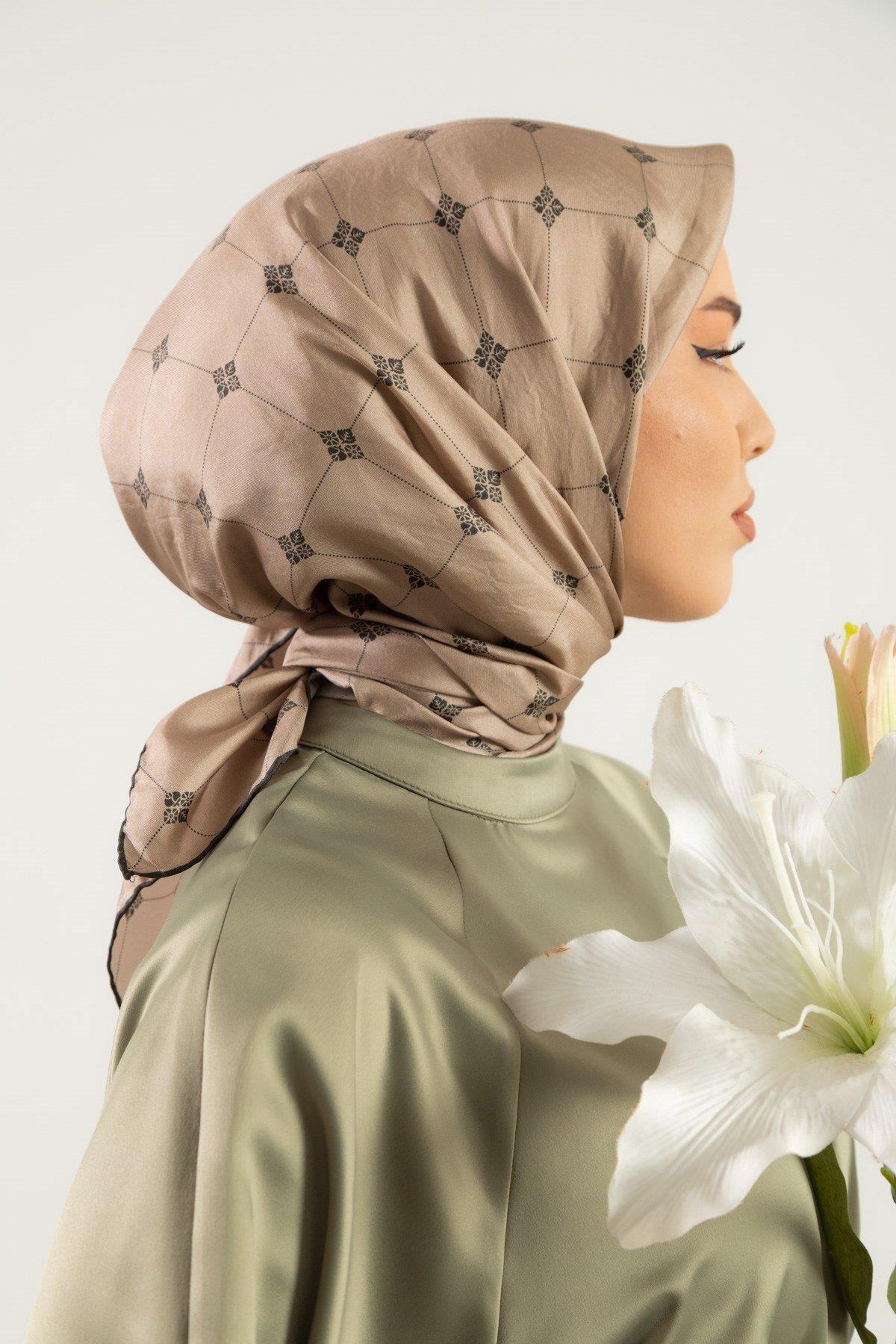 Silk Home Vizon, Koyu Yeşil Karışık Desen Tivil İpek Eşarp IST 11392-28