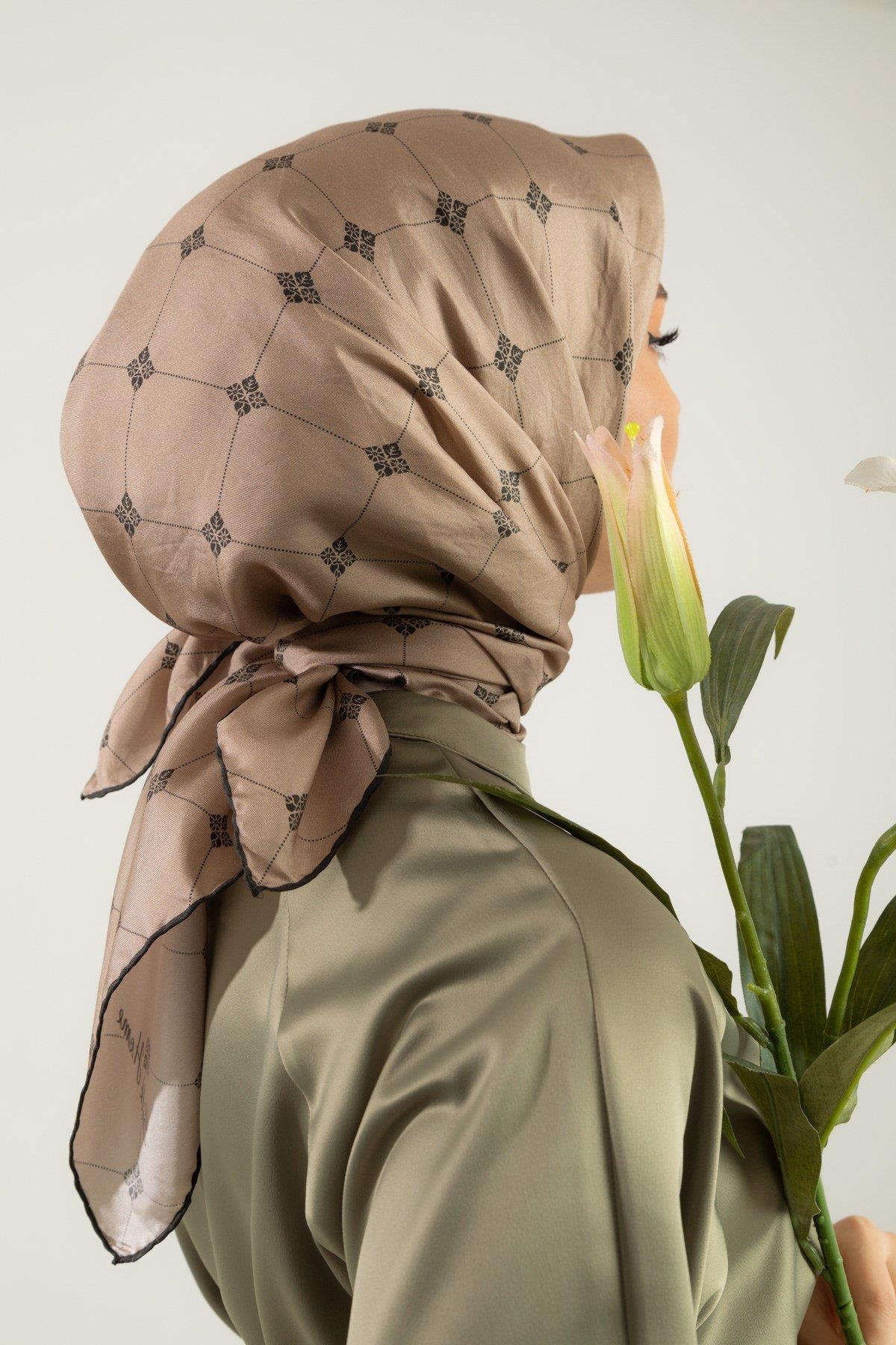 Silk Home Vizon, Koyu Yeşil Karışık Desen Tivil İpek Eşarp IST 11392-28