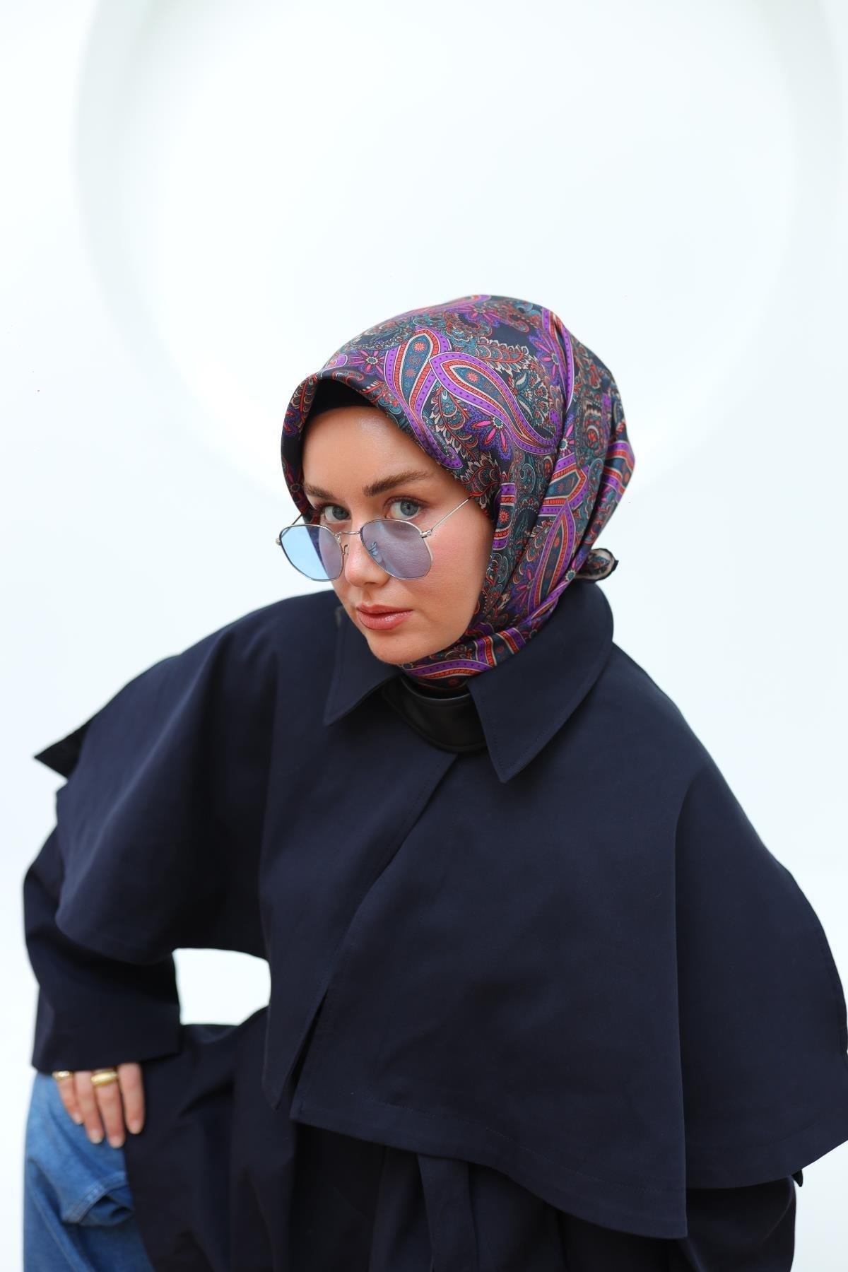 Silk  Koyu Lacivert, Petrol Mavi, Erguvan, Parlak Turuncu, Taş Geometrik Desenli Tivil İpek Eşarp IST11455-07