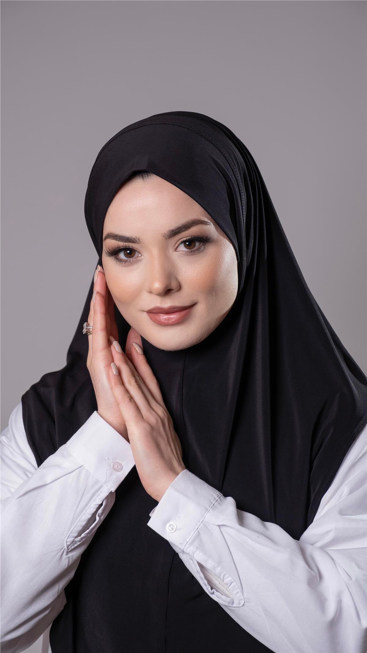 Siyah Pratik Hazır Geçmeli Tesettür Eşarp Sandy Kumaş Düz Hijab 2308_01