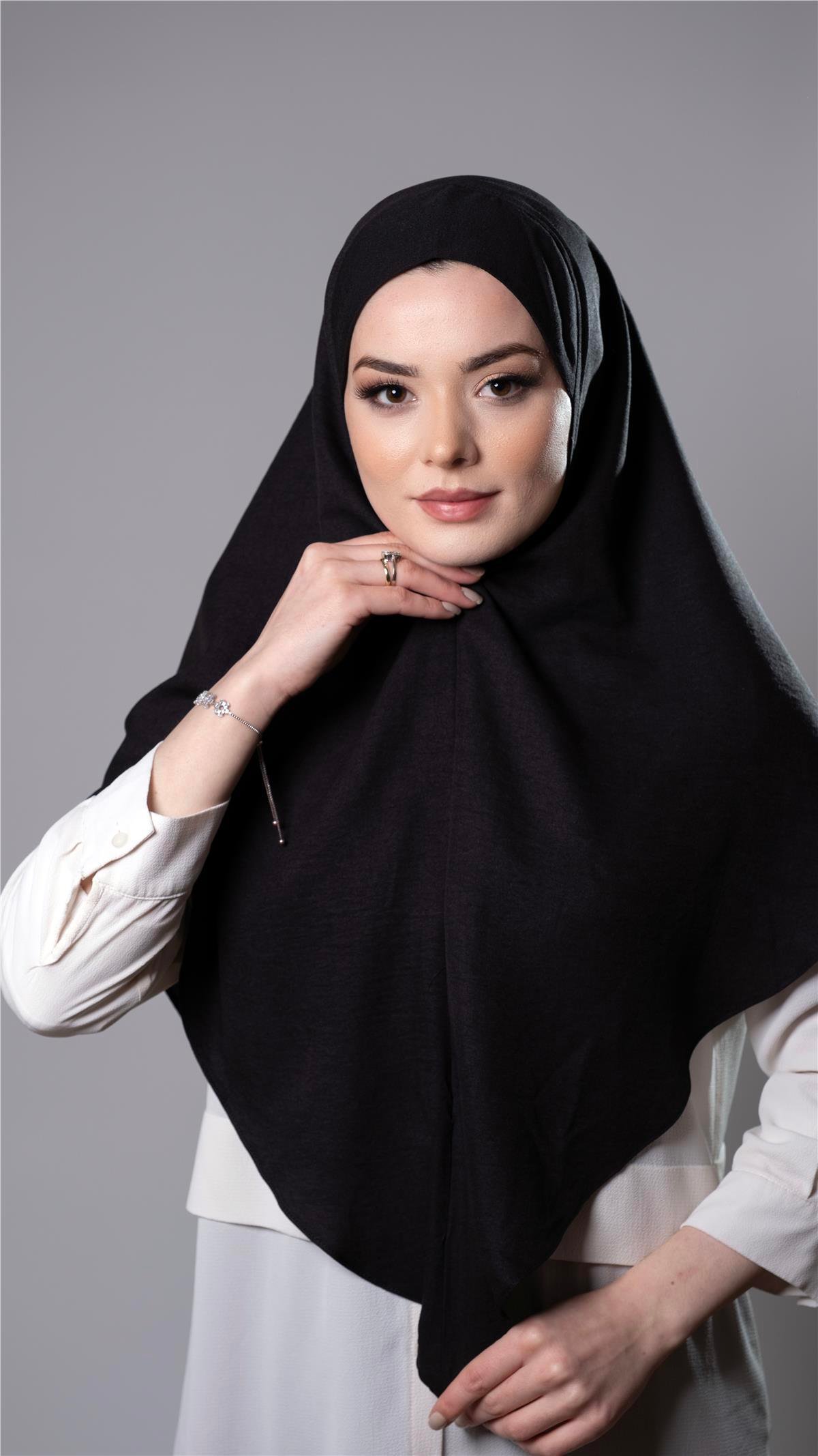 Siyah Pratik Hazır Geçmeli Tesettür Eşarp Pamuk Caz Kumaş Düz Hijab 2306_01