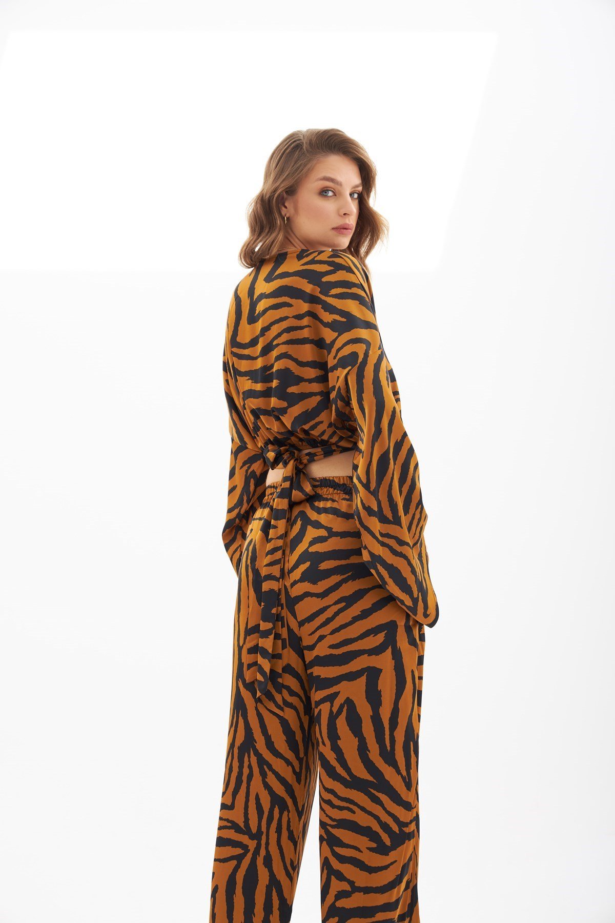 Alexis Crop Kruvaze Zebra Desenli Takım