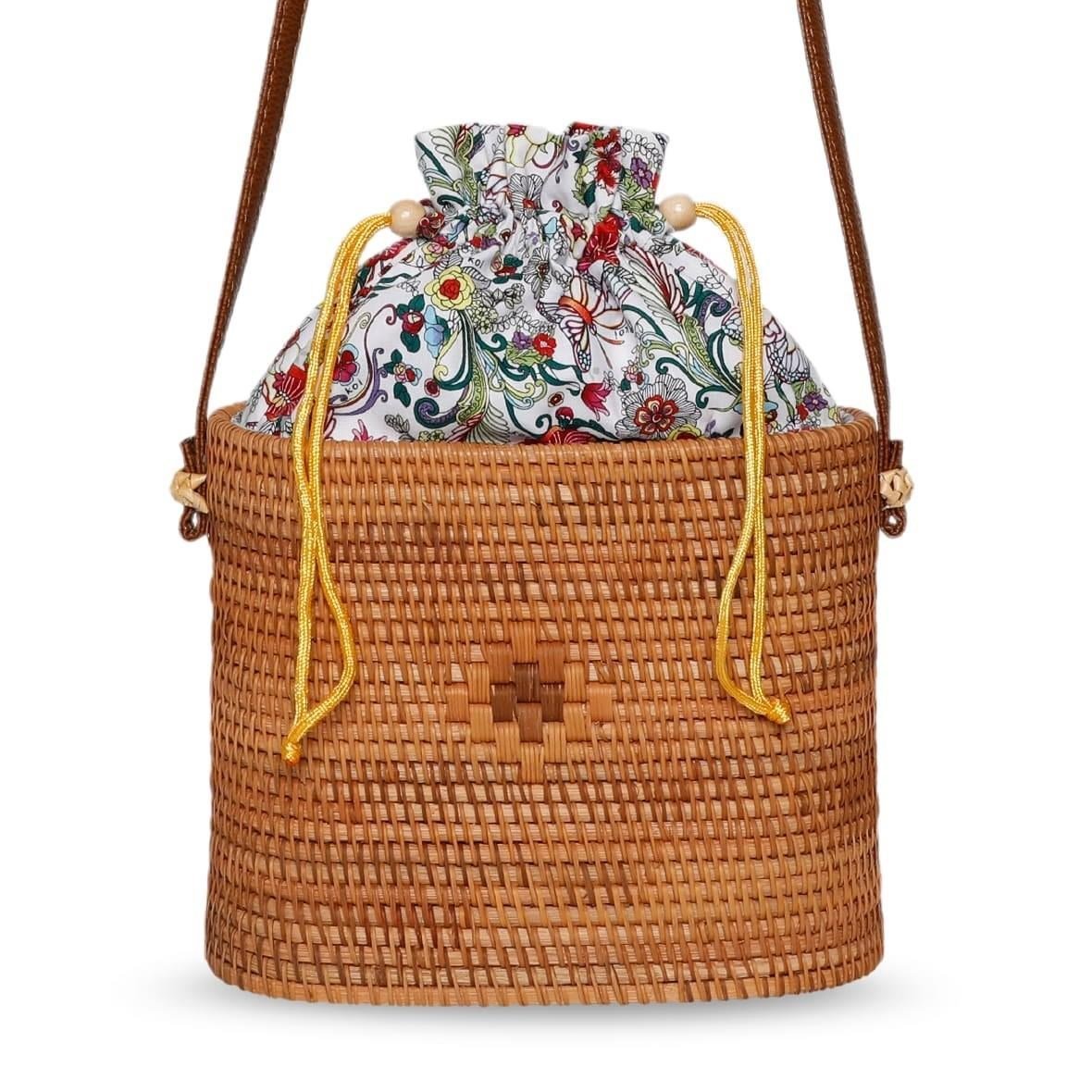 Bagoist 22 cm Büzgülü Silindir Rattan Çanta