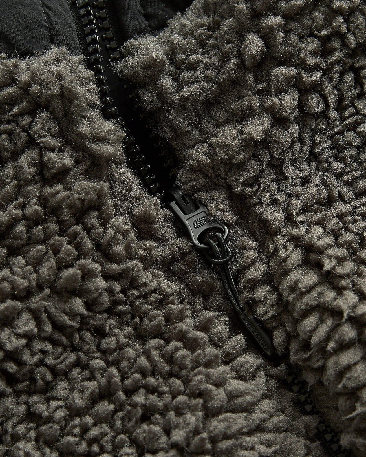 Skechers M Outdoor Fleece Reversible Full Zip Sherpa Polar S242252-003 Kapüşonlu Erkek Mont - Antrasit / Siyah