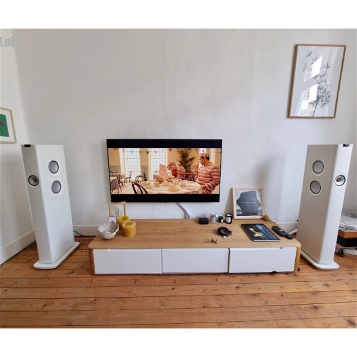 Kef LS60 Mineral Beyaz Wireless Aktif Hi-Fi Kule Hoparlör