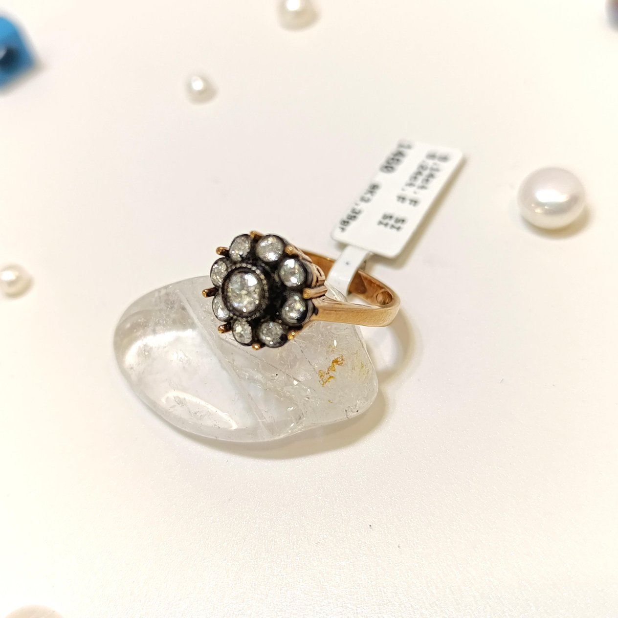 0,38ct Elmas Gül Modeli Yüzük 8K Altın HD videolu
