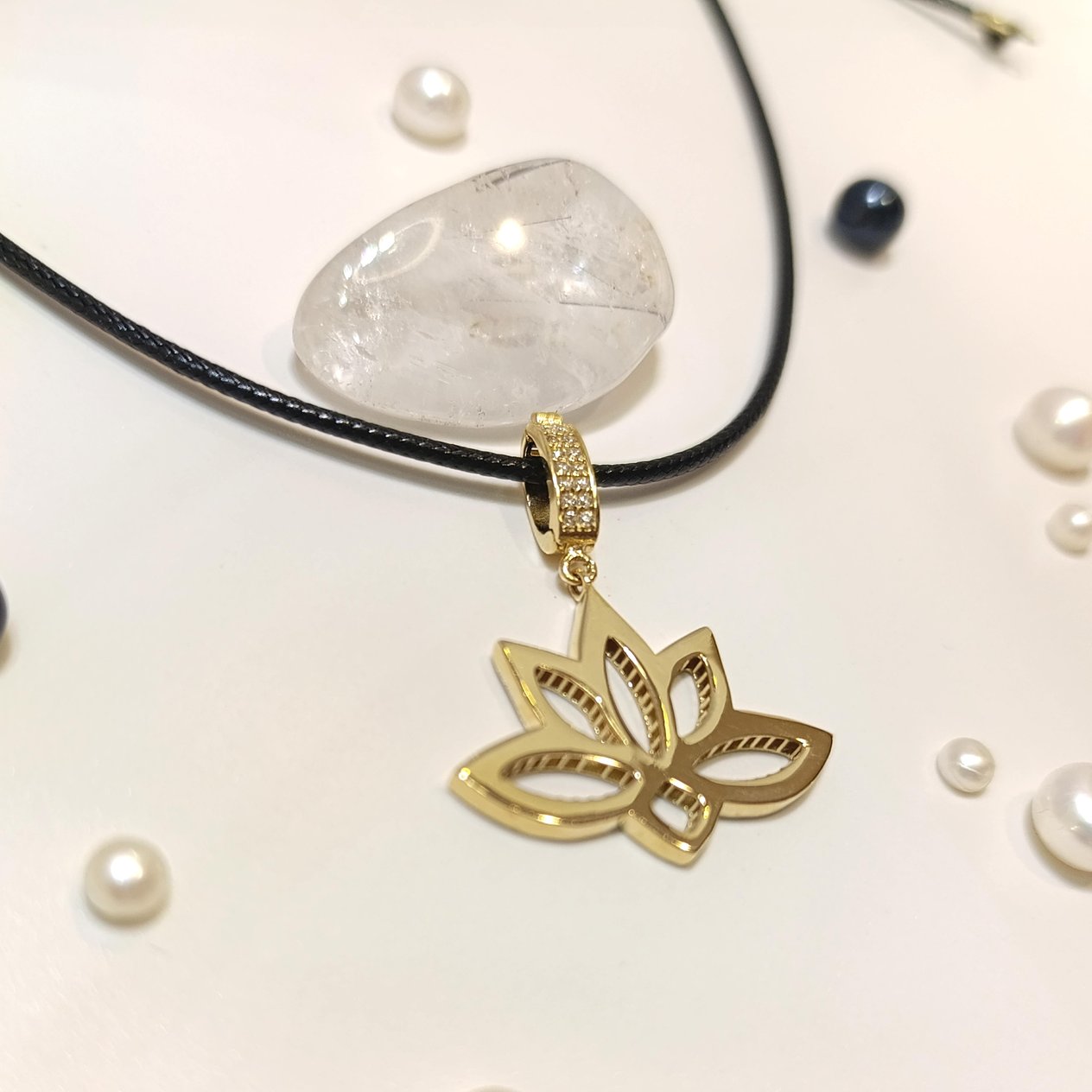 30mm Lotus Çİçeği Kolye 14 Ayar Altın HD VİDEOLU