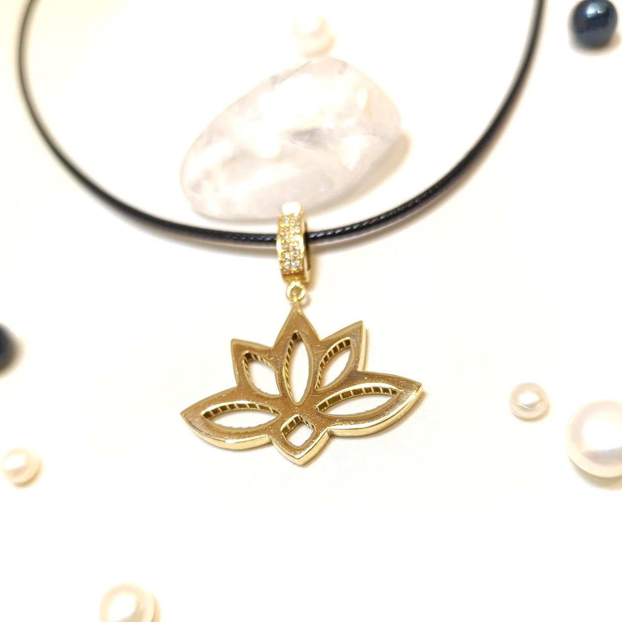 30mm Lotus Çİçeği Kolye 14 Ayar Altın HD VİDEOLU