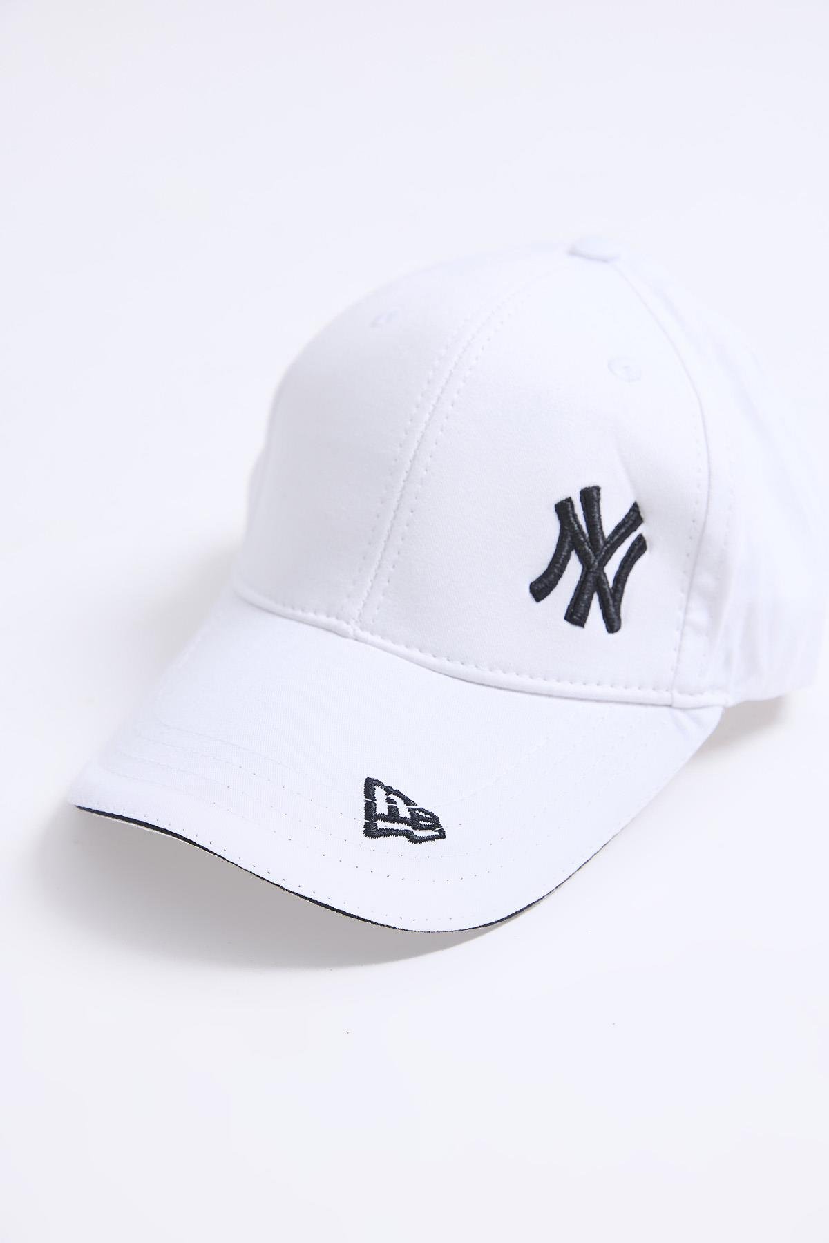 Ny Nakışlı Düz Şapka Beyaz
