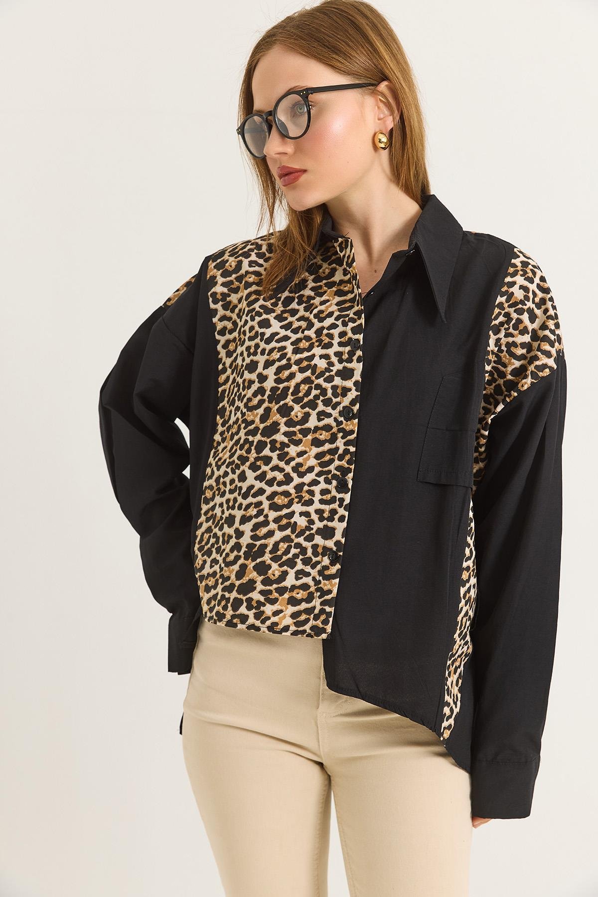 Leopar Garnili Ters Cep Detaylı Siyah Gömlek