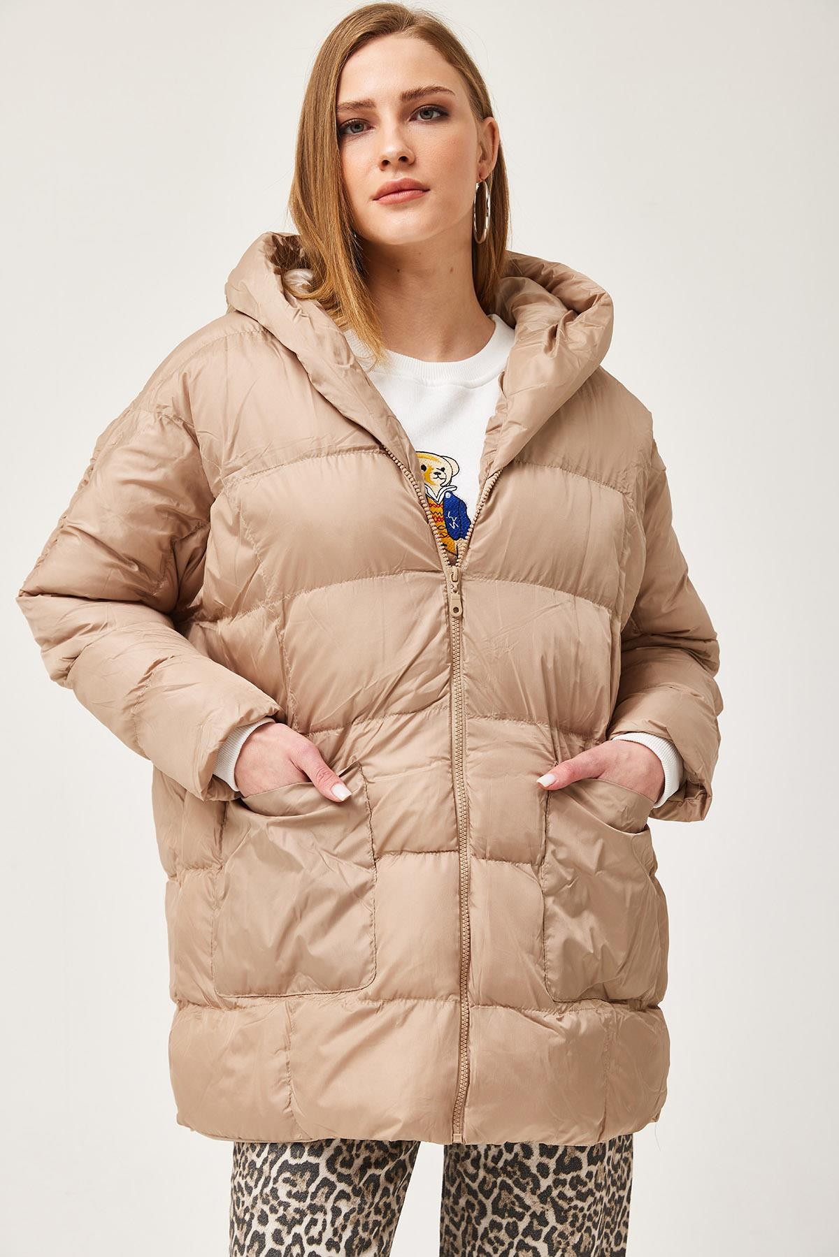 Kapüşonlu Oversize Şişme Mont Bej