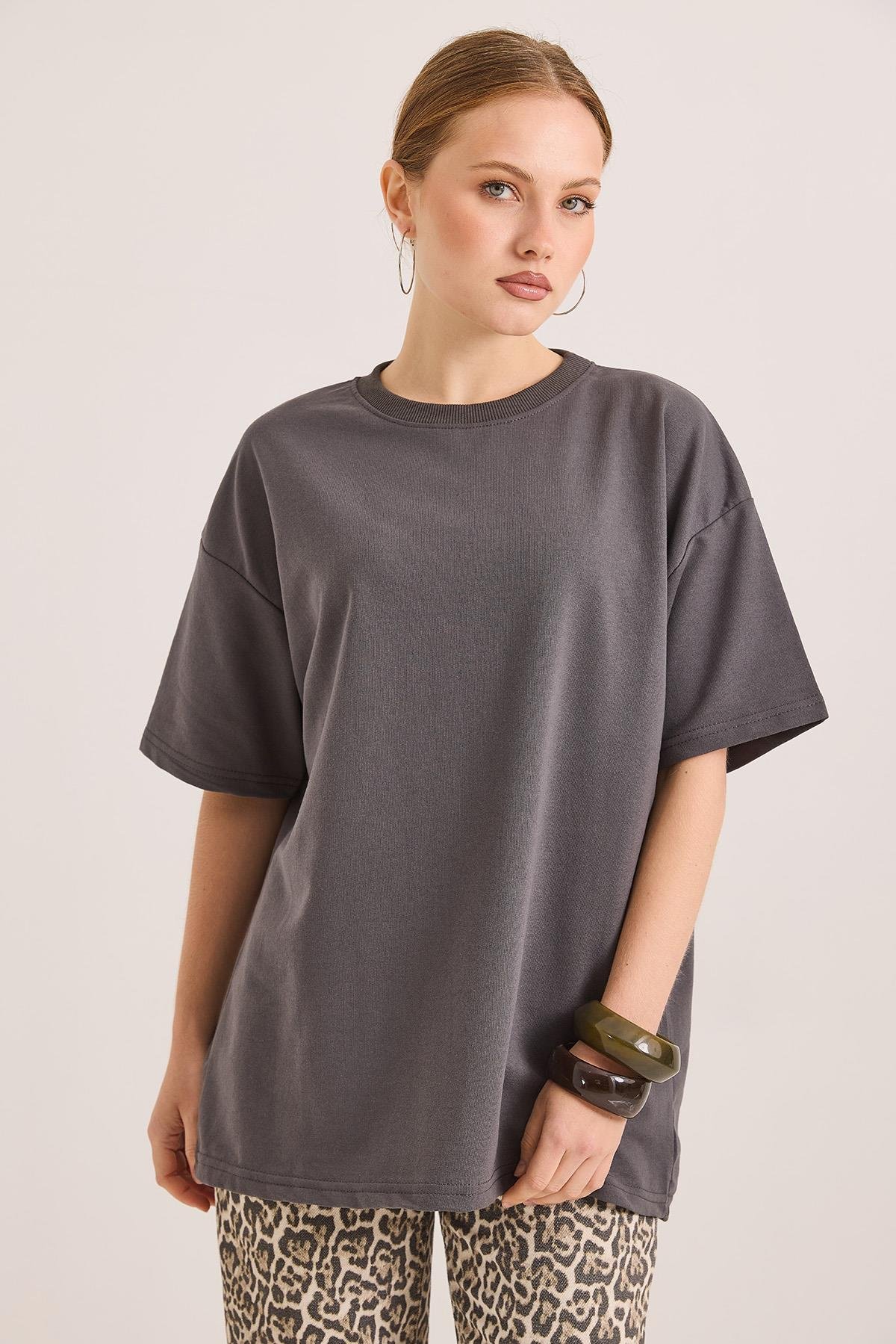 Oversize Bisiklet Yaka Basic Tshirt Füme