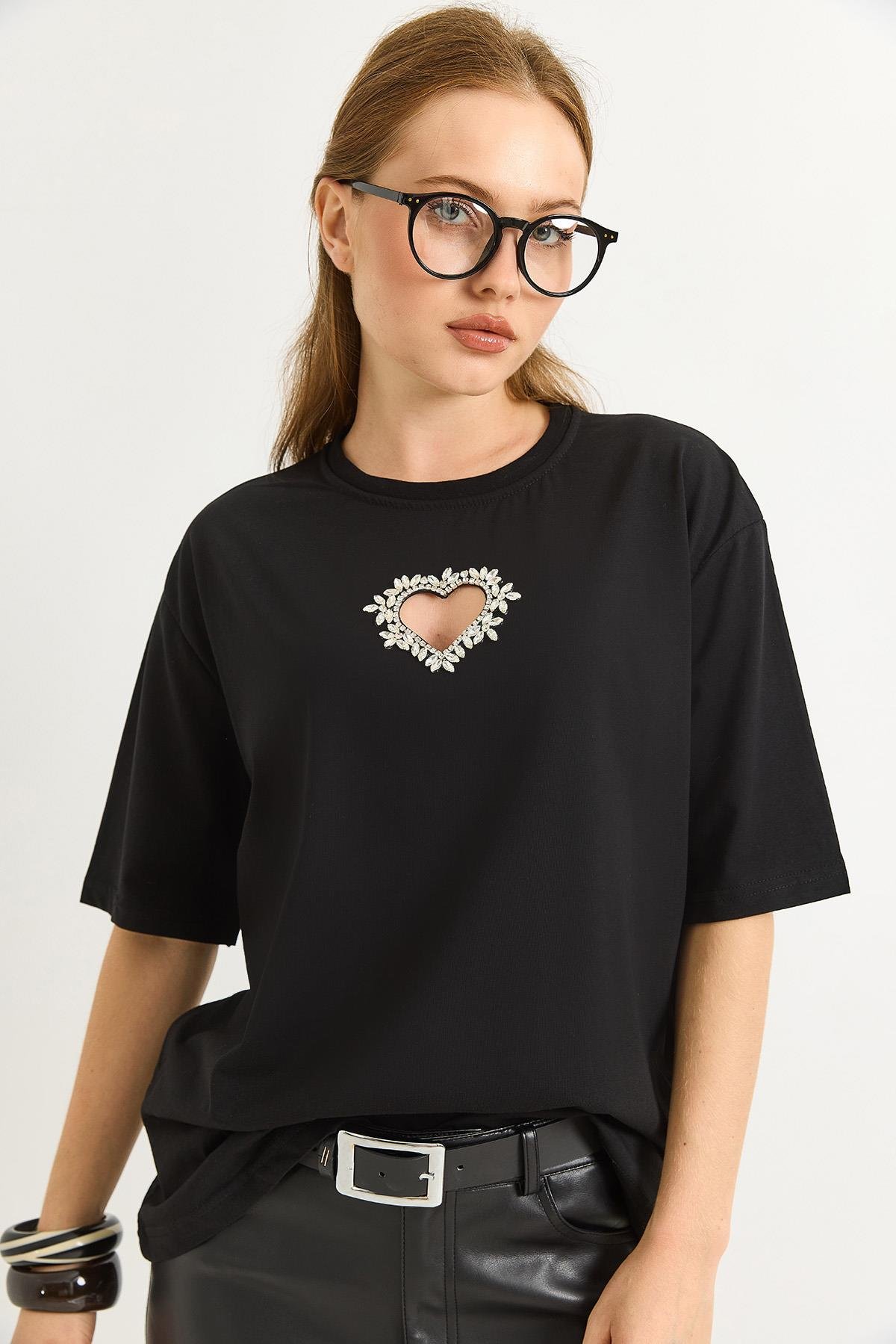 Kalp Detaylı  Oversize Kadın Tshirt Siyah