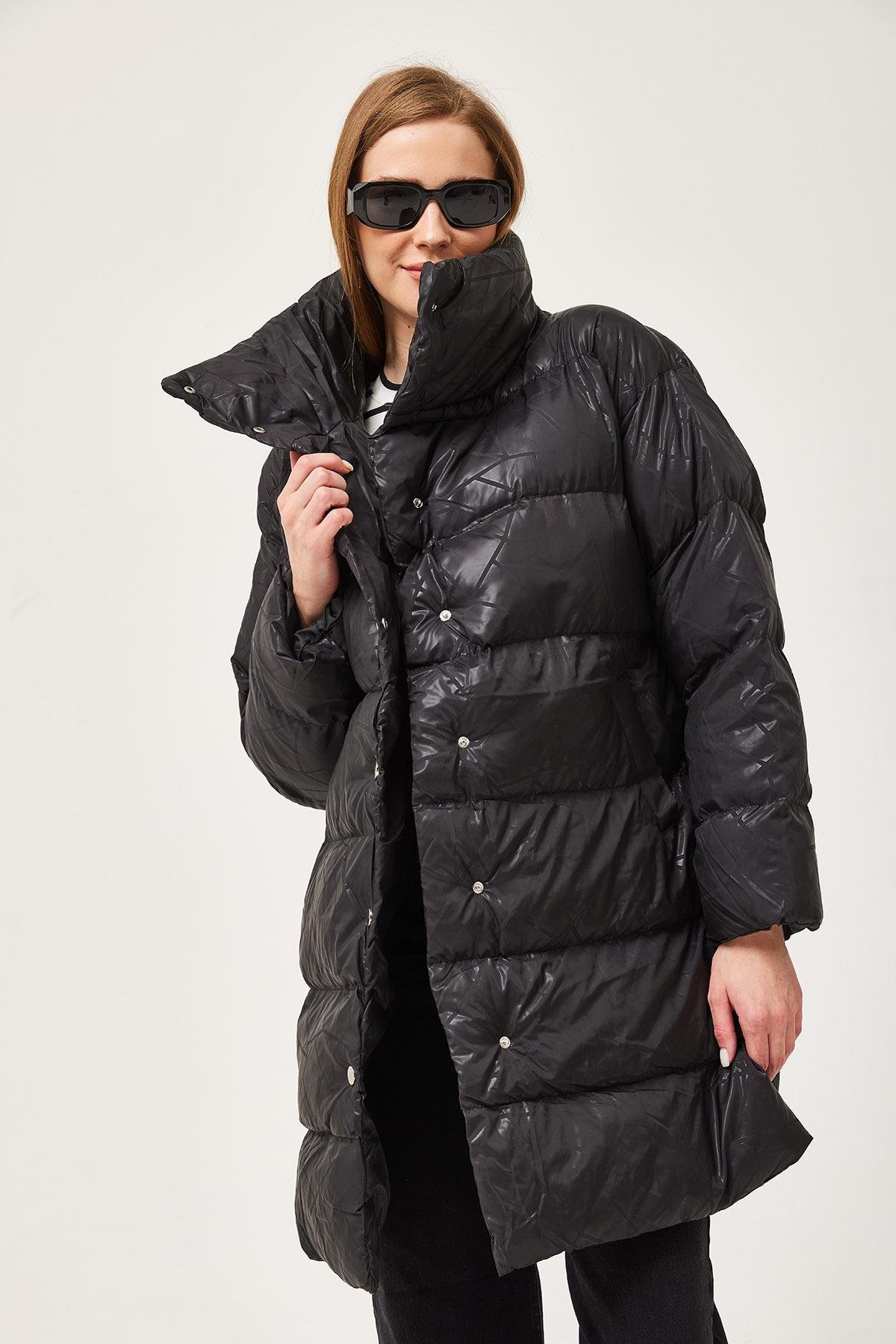 Dik Yaka Oversize Şişme Mont Siyah