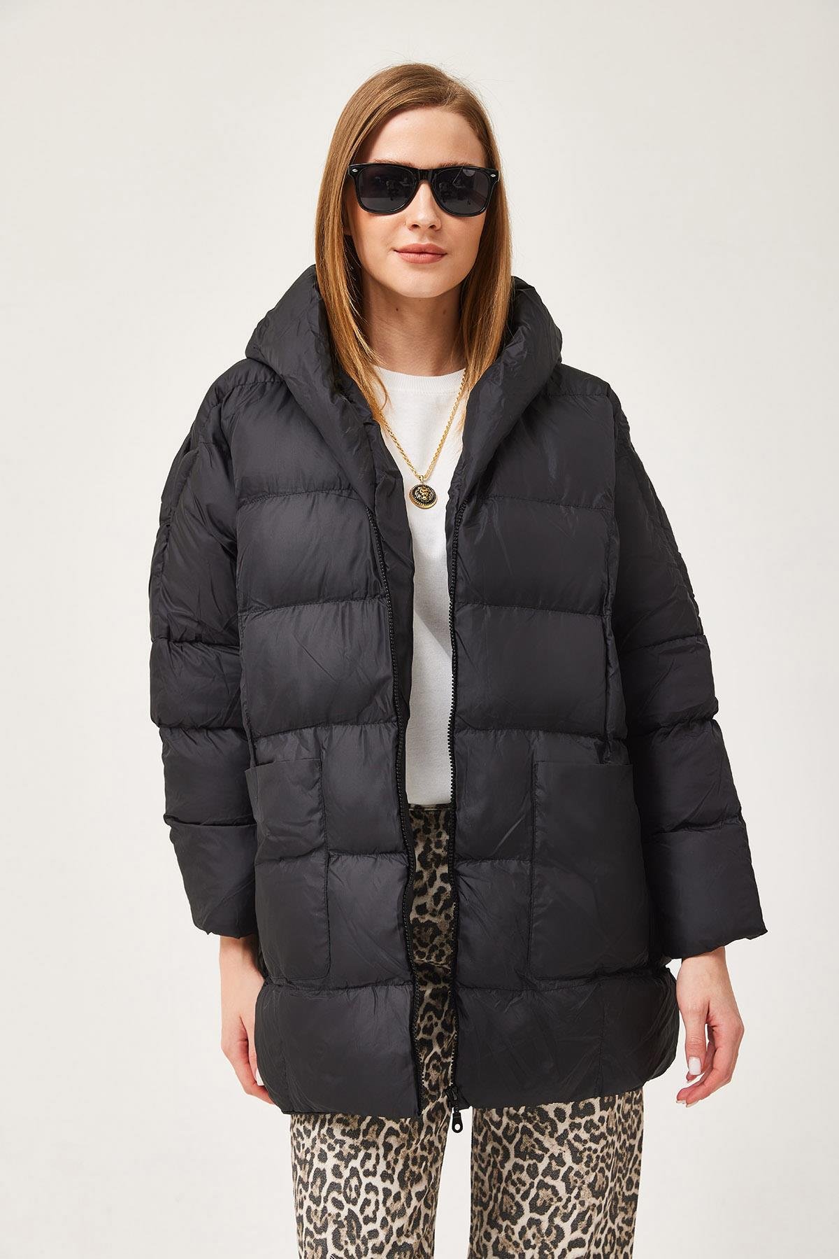 Kapüşonlu Oversize Şişme Mont Siyah