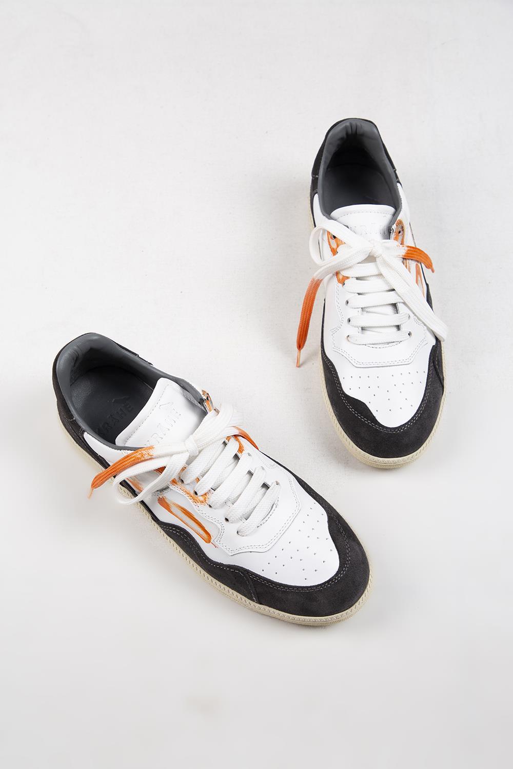 Krahe Artemis Erkek Hakiki Deri Eskitme El Boyamalı Bağcık Ve İki Yedek Bağcıklı Beyaz-Gri Sneakers
