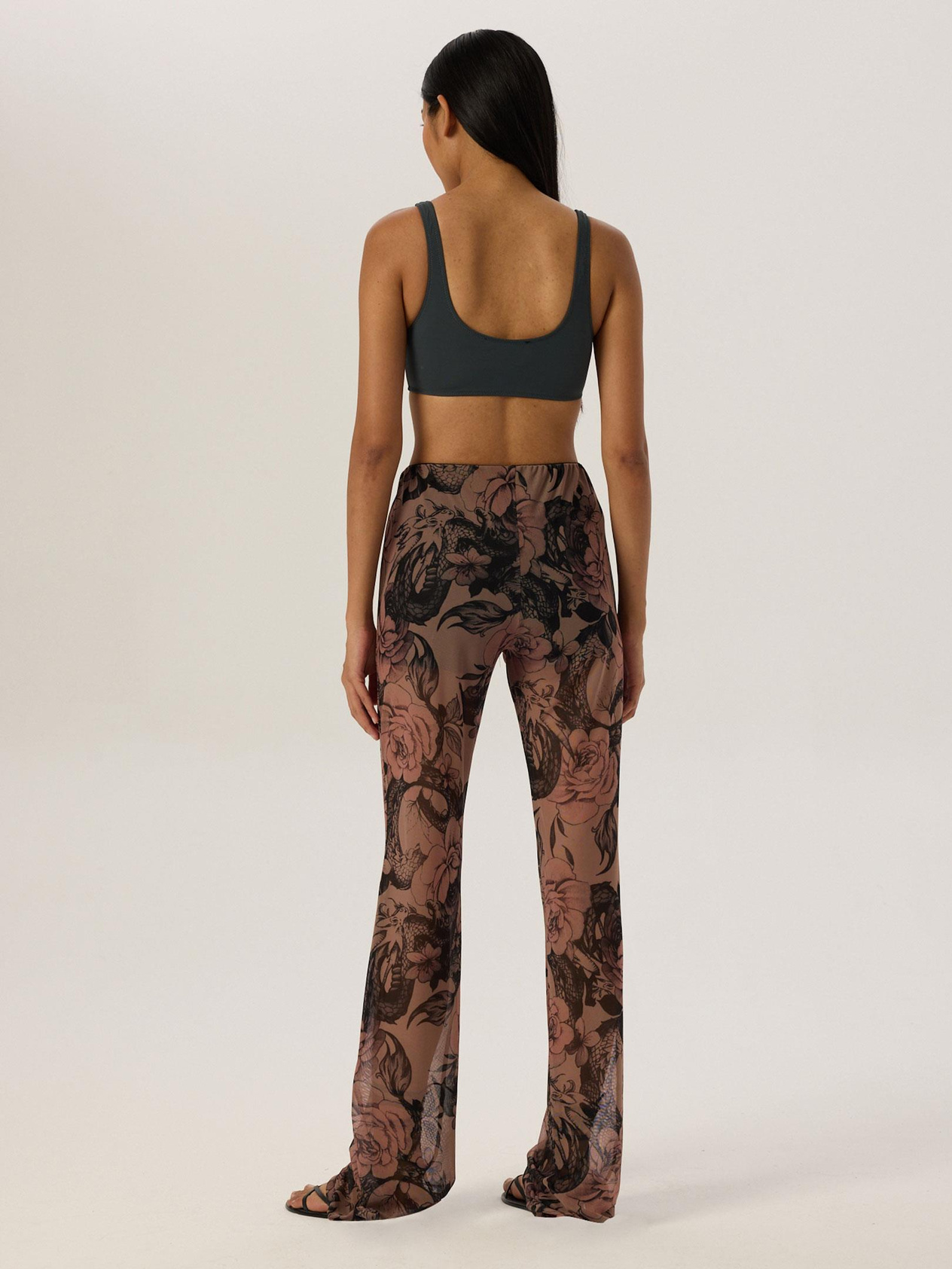 24SS103028 BELİ LASTİKLİ DESENLİ İSPANYOL PAÇA PANTOLON Kategorisiz Modelleri