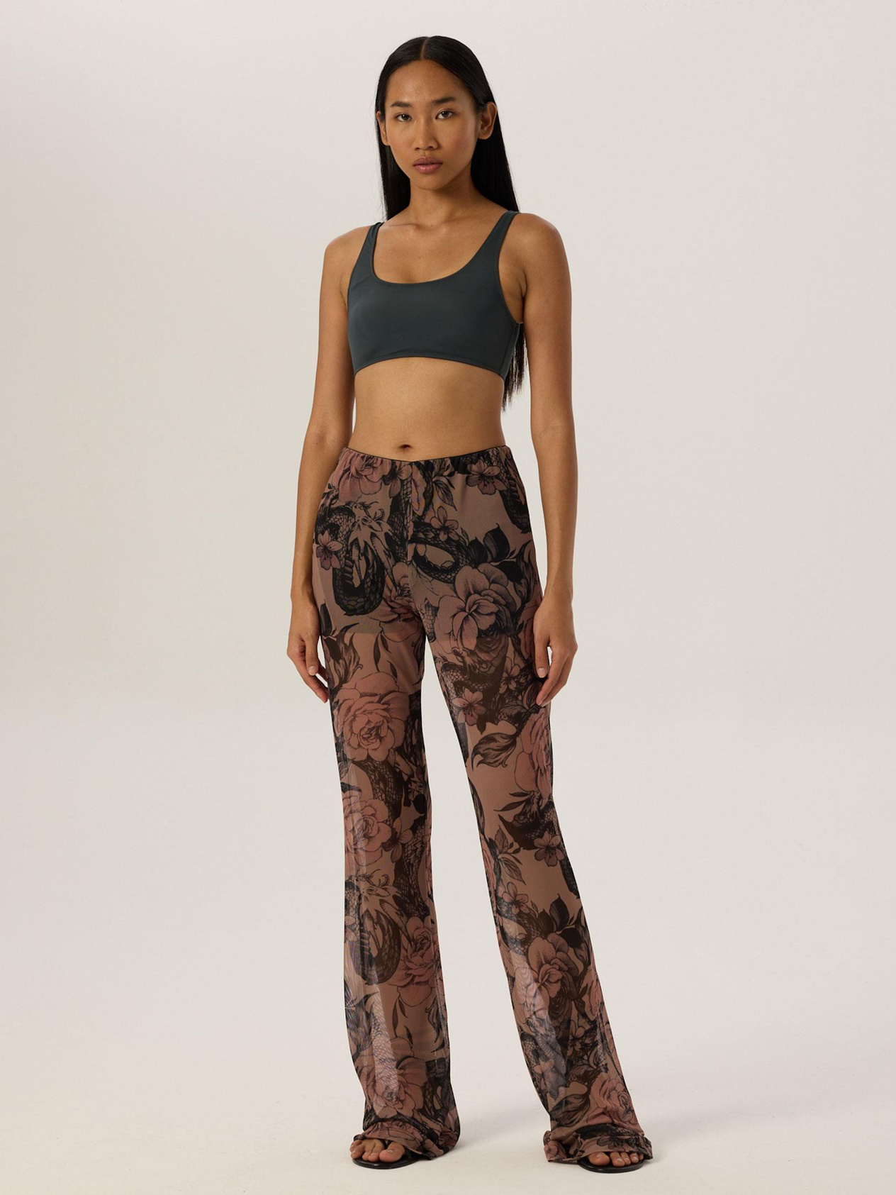 24SS103028 BELİ LASTİKLİ DESENLİ İSPANYOL PAÇA PANTOLON Kategorisiz Modelleri