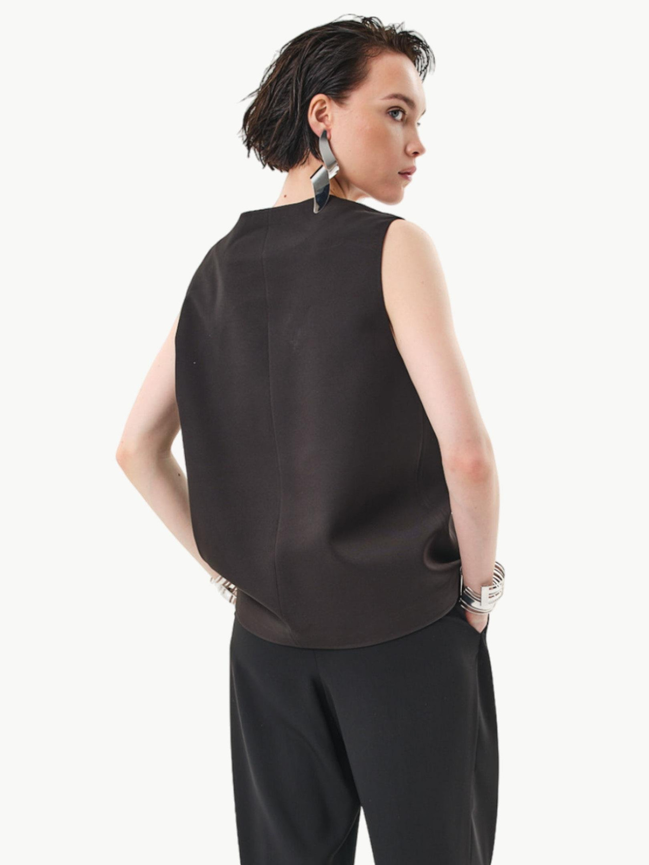 24SS106002 4002 siyah yelek- numune Kategorisiz Modelleri