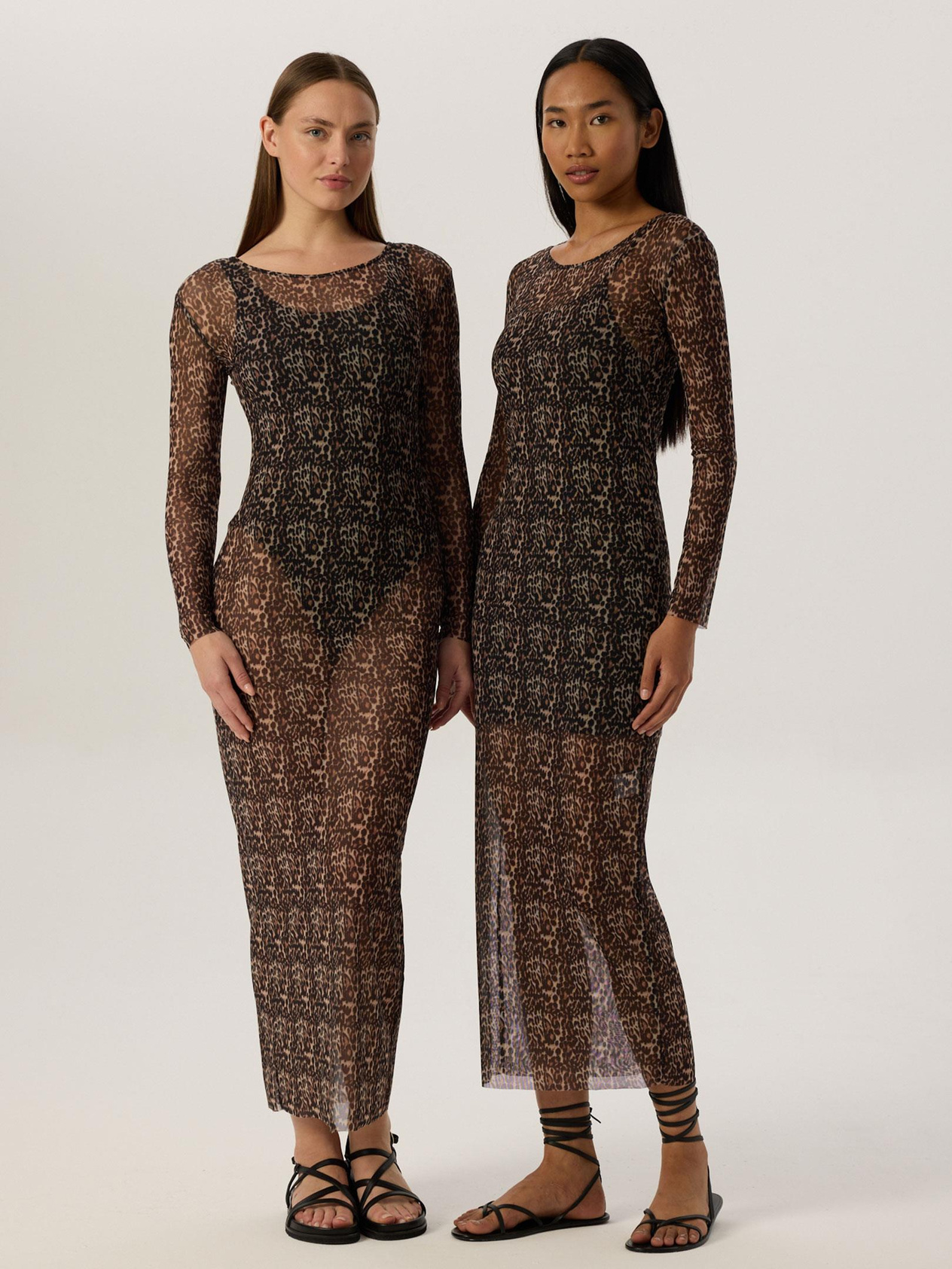 24SS111009 GENİŞ BİSİKLET YAKA RAHAT KESİM DESENLİ ELBİSE Kategorisiz Modelleri