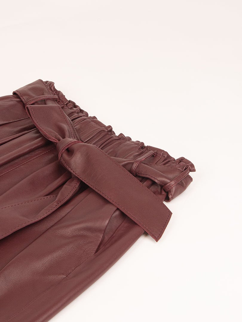 Beli Kuşaklı Deri Pantolon - Bordo