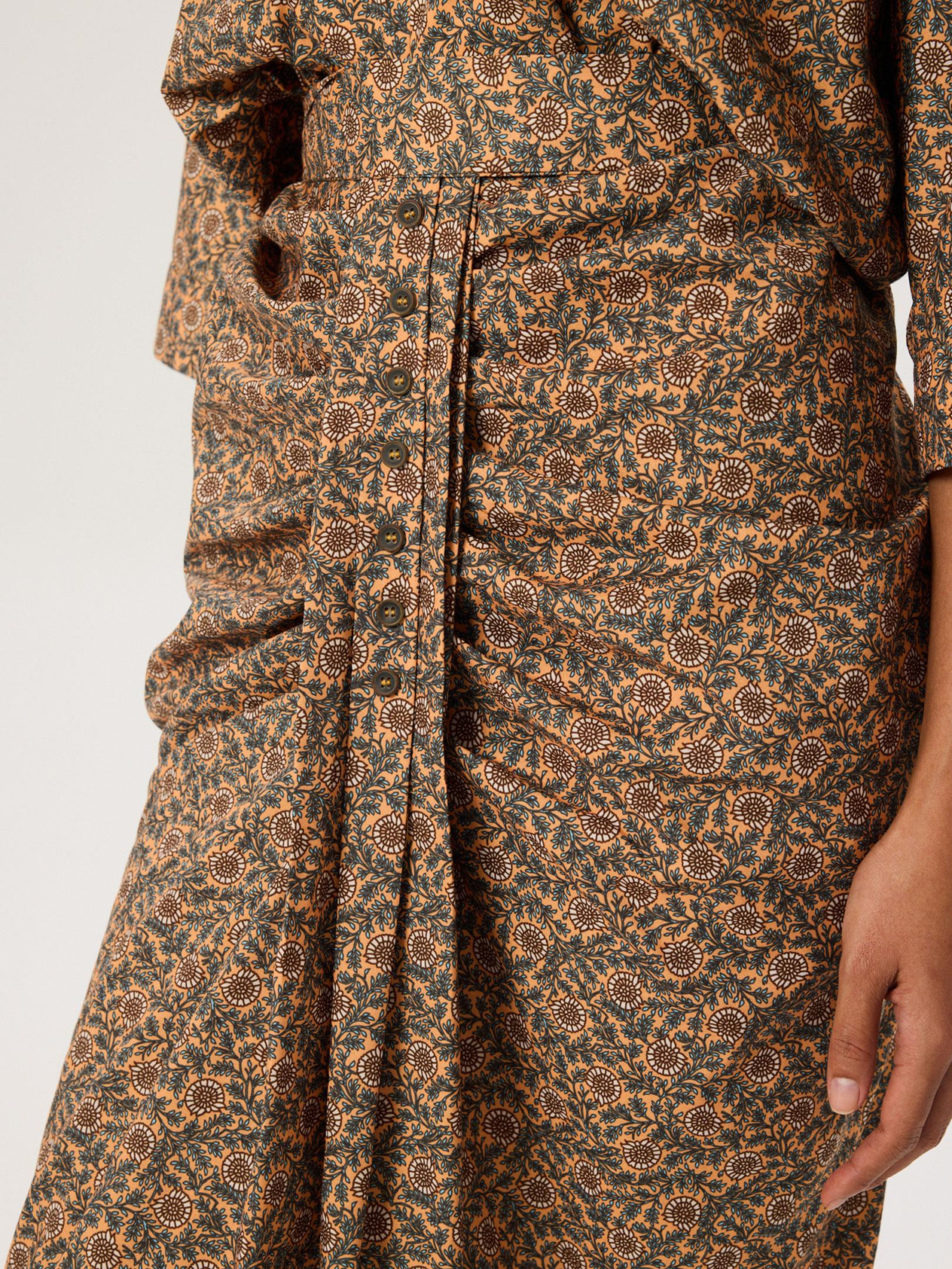 Button-Adorned and Pleated Slit Dress - Yellow Patterned Dress Modelleri