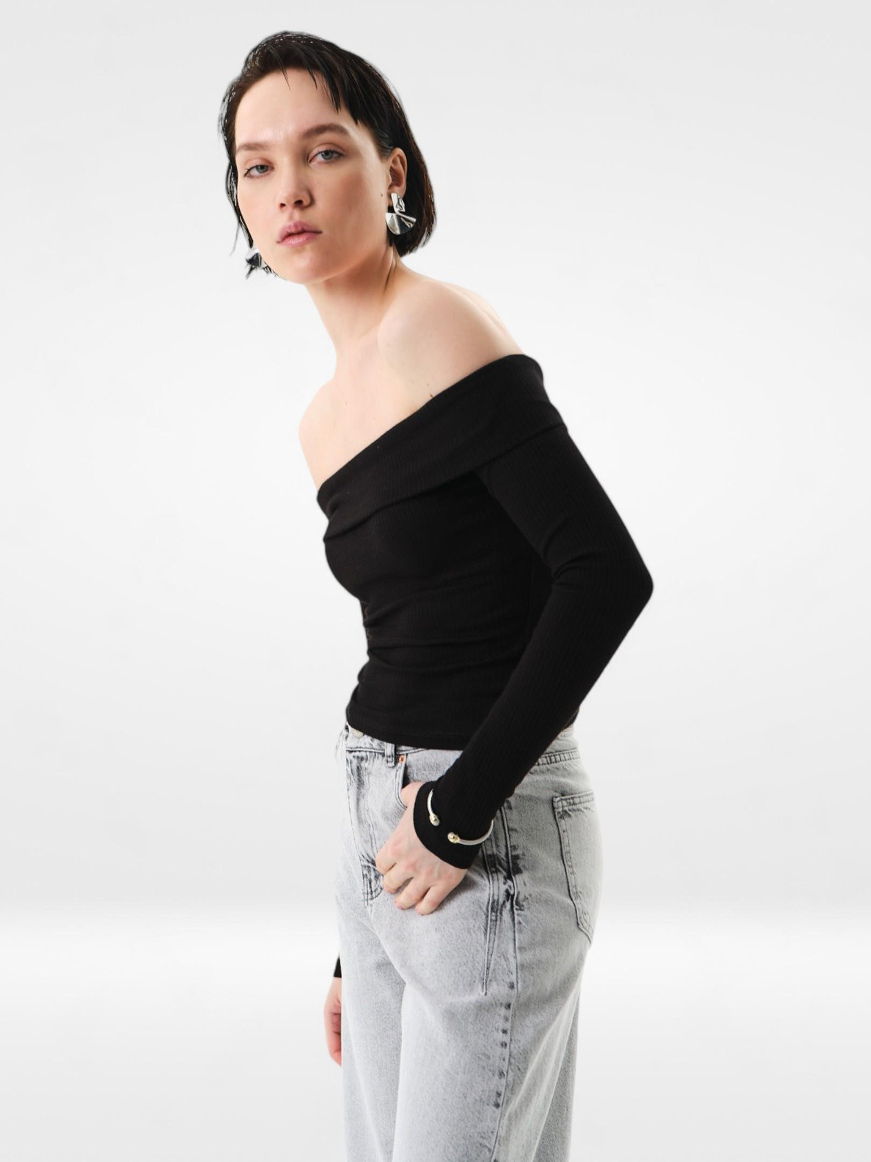 Kayık Yaka Uzun Kol Body - Siyah Body Modelleri