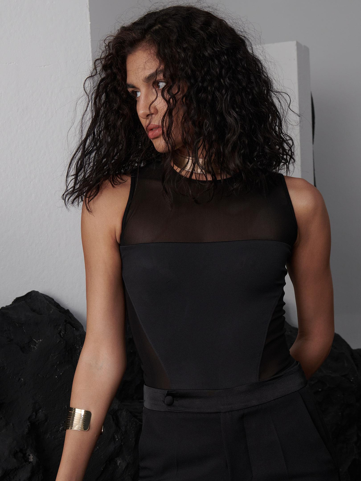 Tulle Cut-Out Detail Sleeveless Crew Neck Bodysuit - Black Body & Blouse Modelleri