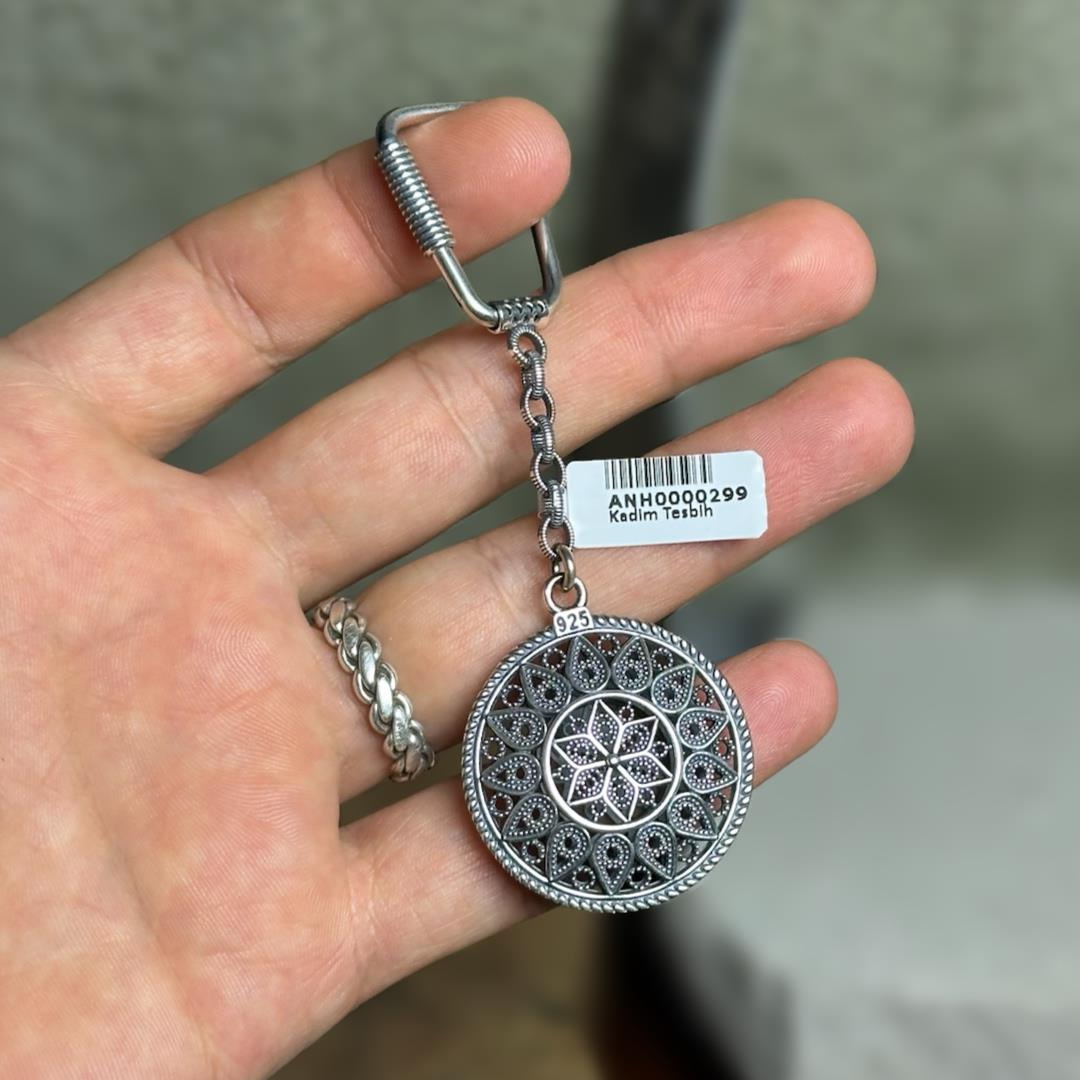 Lotus Desenli 925 Ayar Gümüş Telkari Anahtarlık