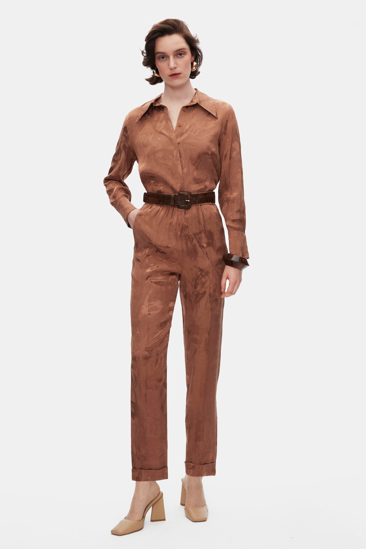 BEIGE JAKARLI GÖMLEK PANTOLON TAKIM