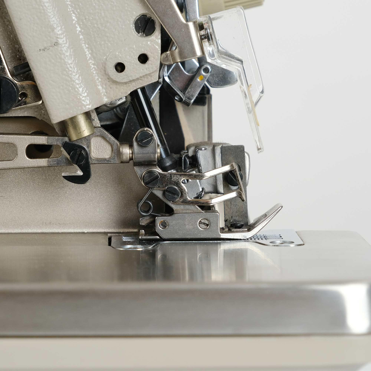 FDM Yuki Yk-3216-03 5 İplik Overlok Makinesi