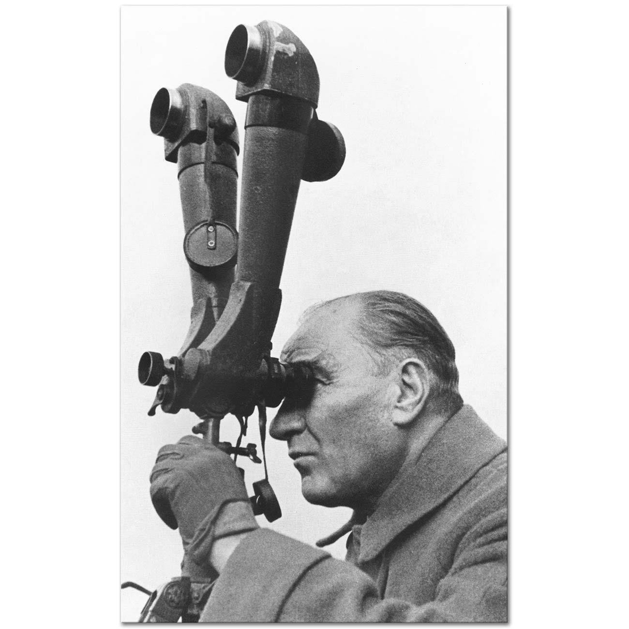 Atatürk Harbiye Topçu Okulunda Gözetleme Yaparken Kanvas Tablo