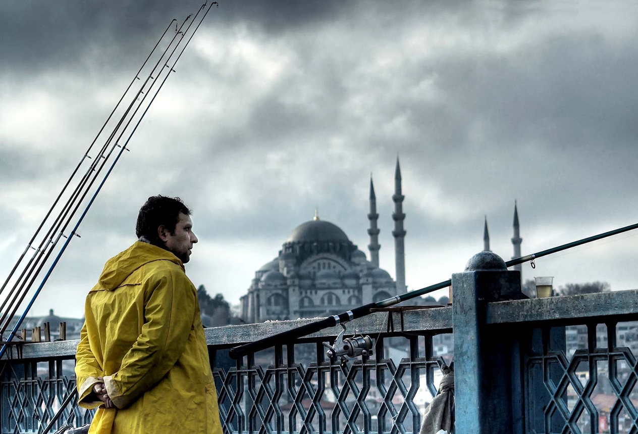 Osman Karamehmetoğlu Köprüde Balıkçı Kanvas Tablo