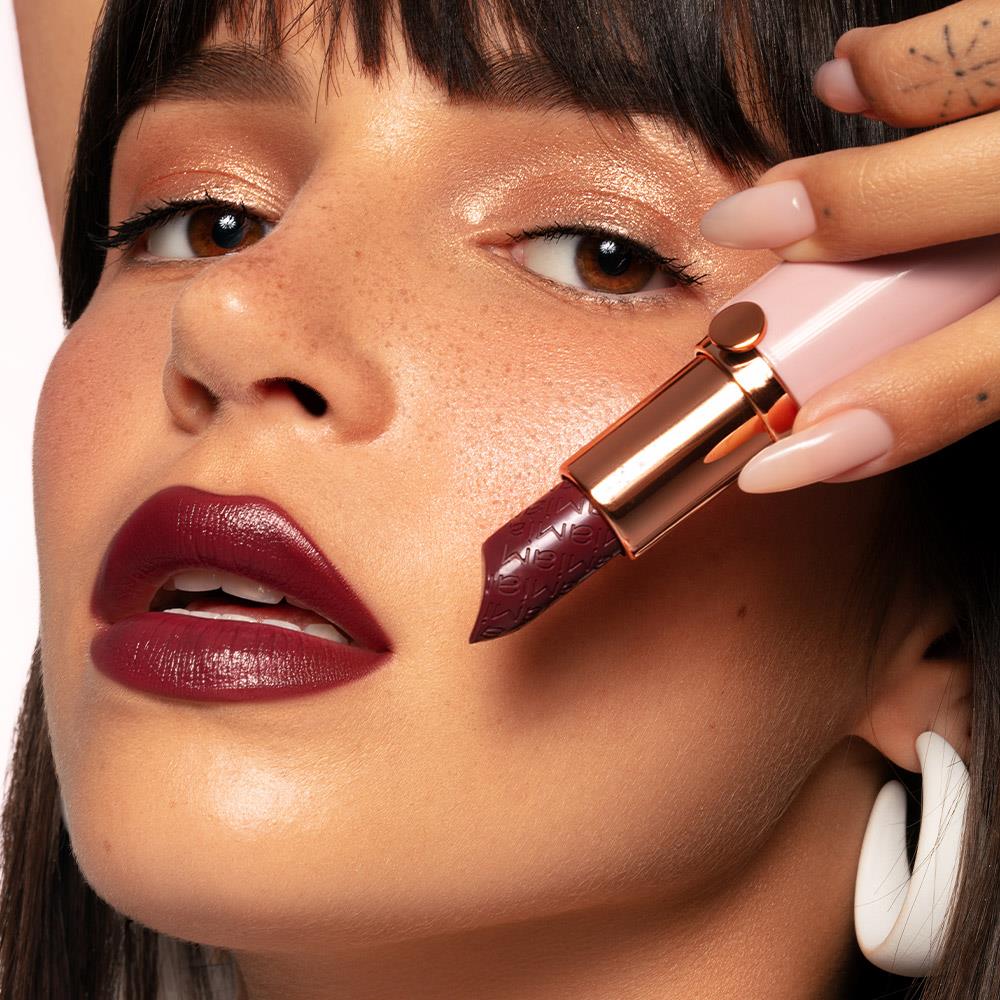 WET FLOW RICH & SHINE LIPSTICK ZENGIN VE PARLAK RUJ