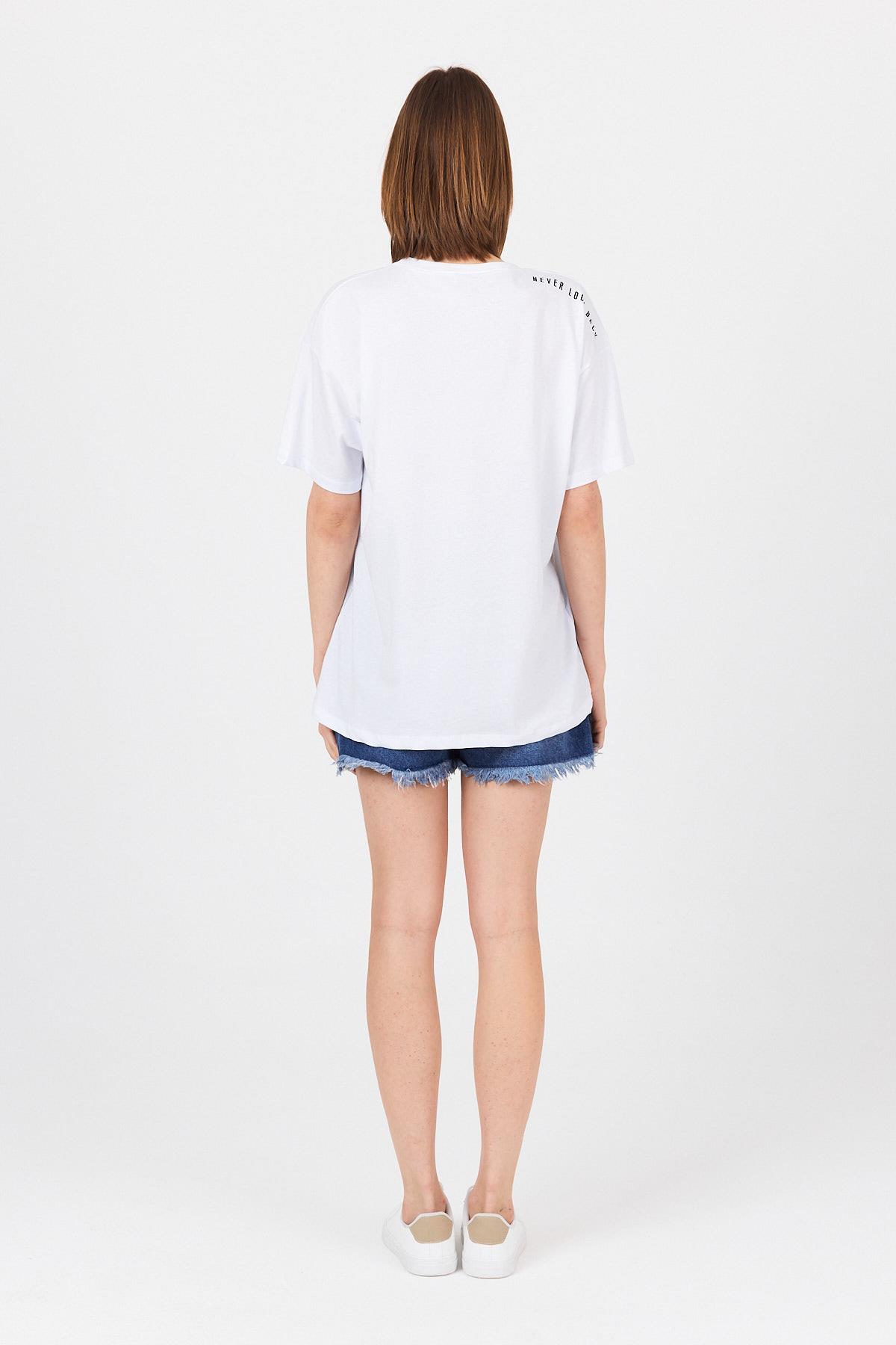 Beyaz Omuz Yazı Baskılı %100 Pamuk Oversize Tişört 2150-30M