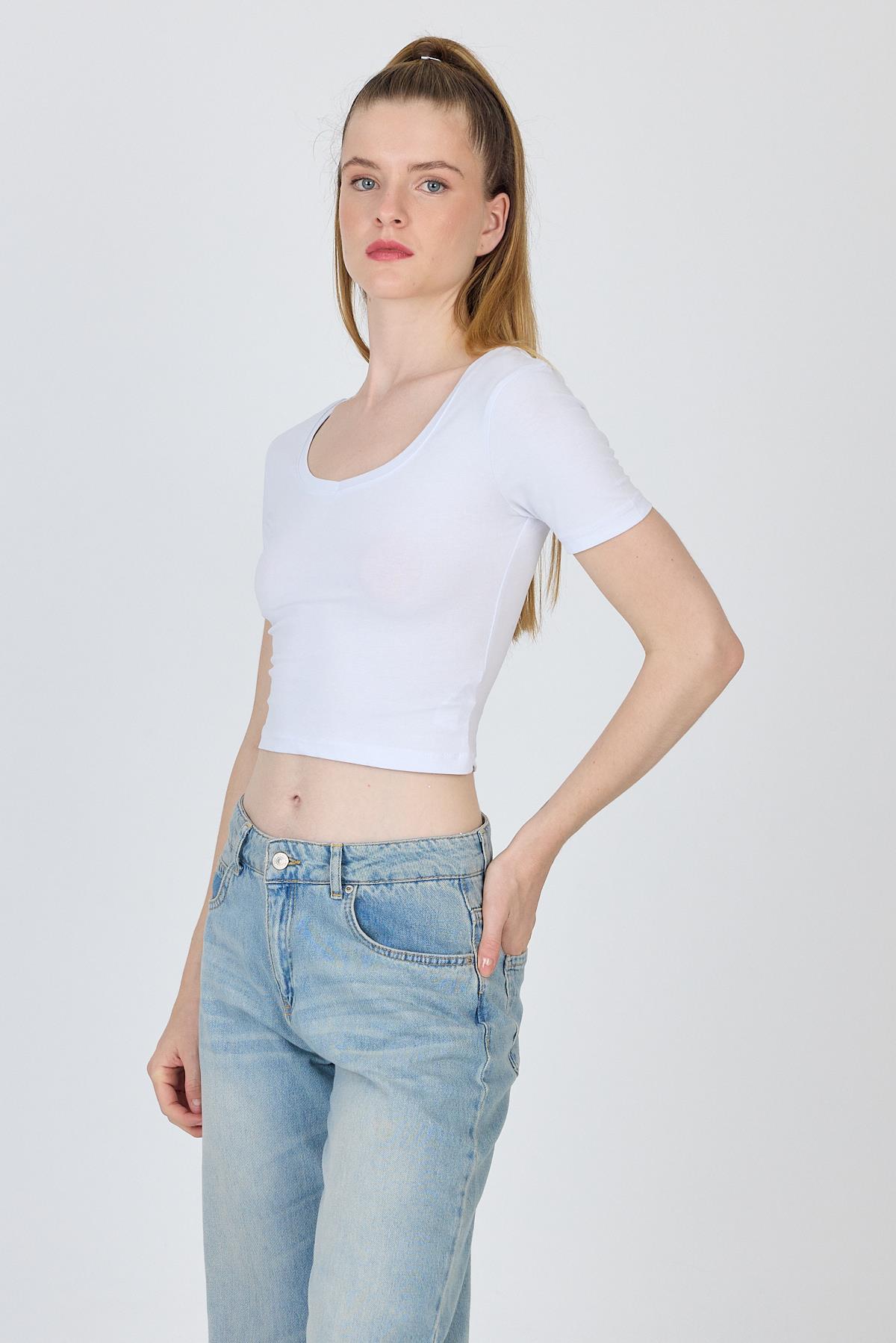 Beyaz U Yaka Pamuklu Slim Fit Tişört 9186M